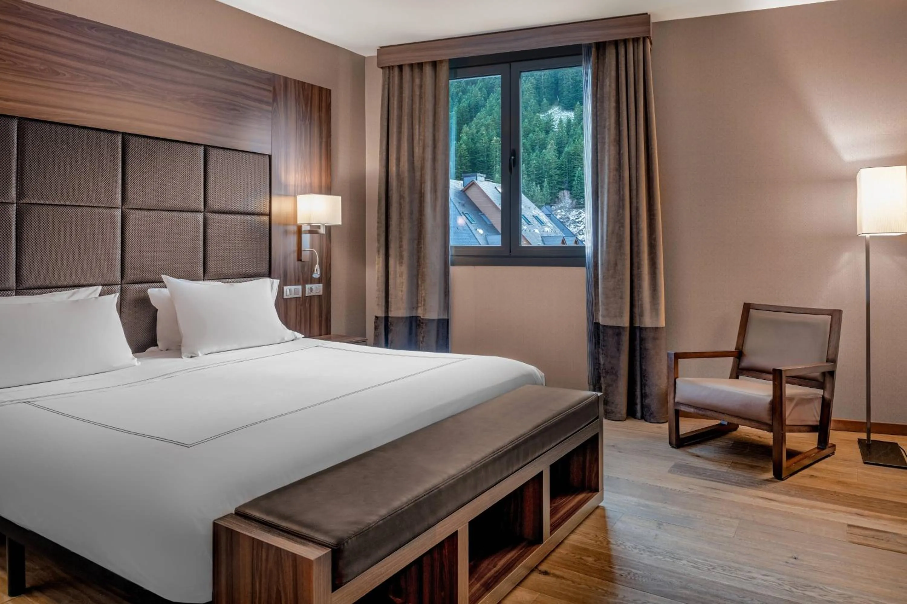 Photo of the whole room, Bed in Hotel AC Baqueira Ski Resort, Autograph Collection