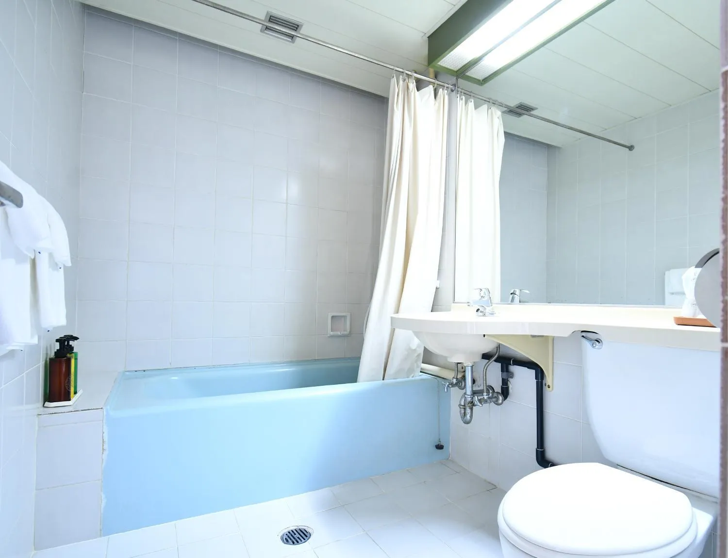 Sunrise Hotel Okinawa-どこか懐かしいレトロ宿軽朝食付