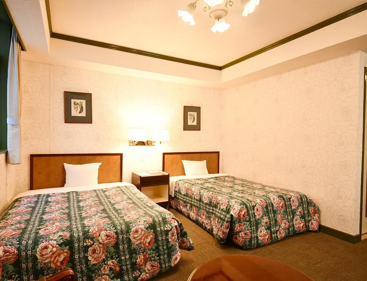 Bed in Sunrise Hotel Okinawa-どこか懐かしいレトロ宿軽朝食付