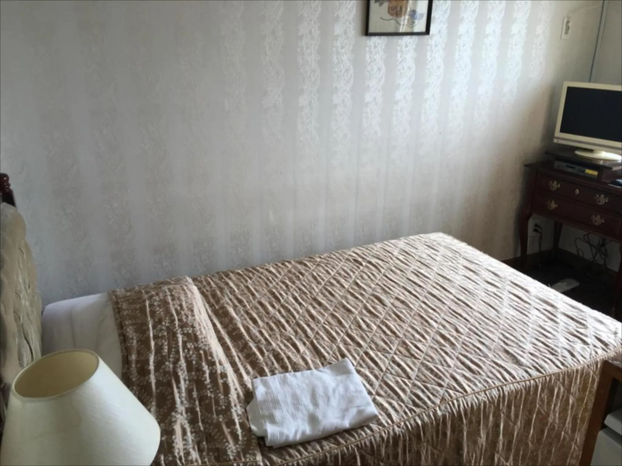 Bedroom, Bed in Sunrise Hotel Okinawa-どこか懐かしいレトロ宿軽朝食付