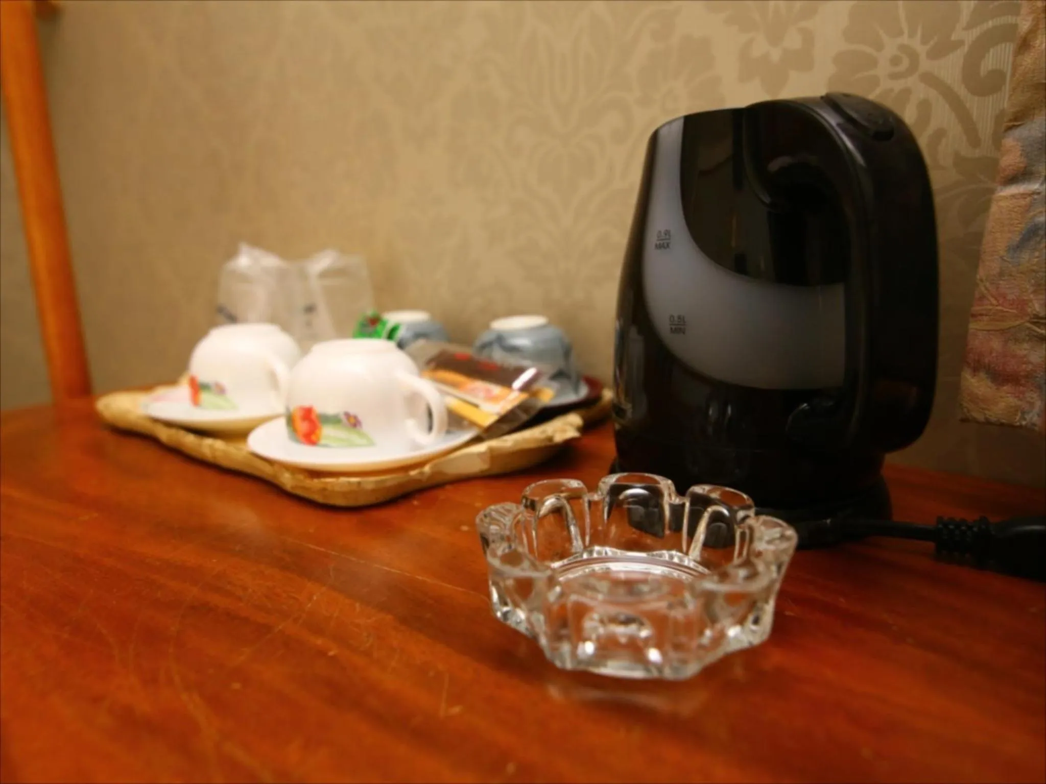 Photo of the whole room in Sunrise Hotel Okinawa-どこか懐かしいレトロ宿軽朝食付