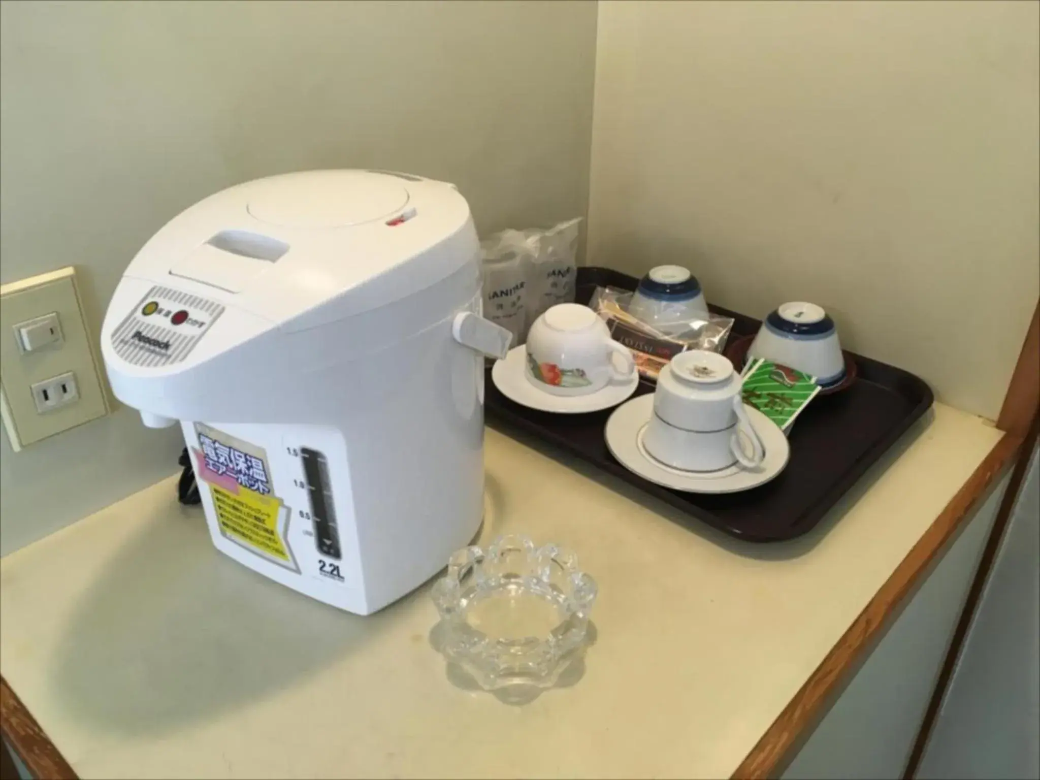 Photo of the whole room in Sunrise Hotel Okinawa-どこか懐かしいレトロな雰囲気の宿 Photo of the whole room in Sunrise Hotel Okinawa-どこか懐かしいレトロな雰囲気の宿