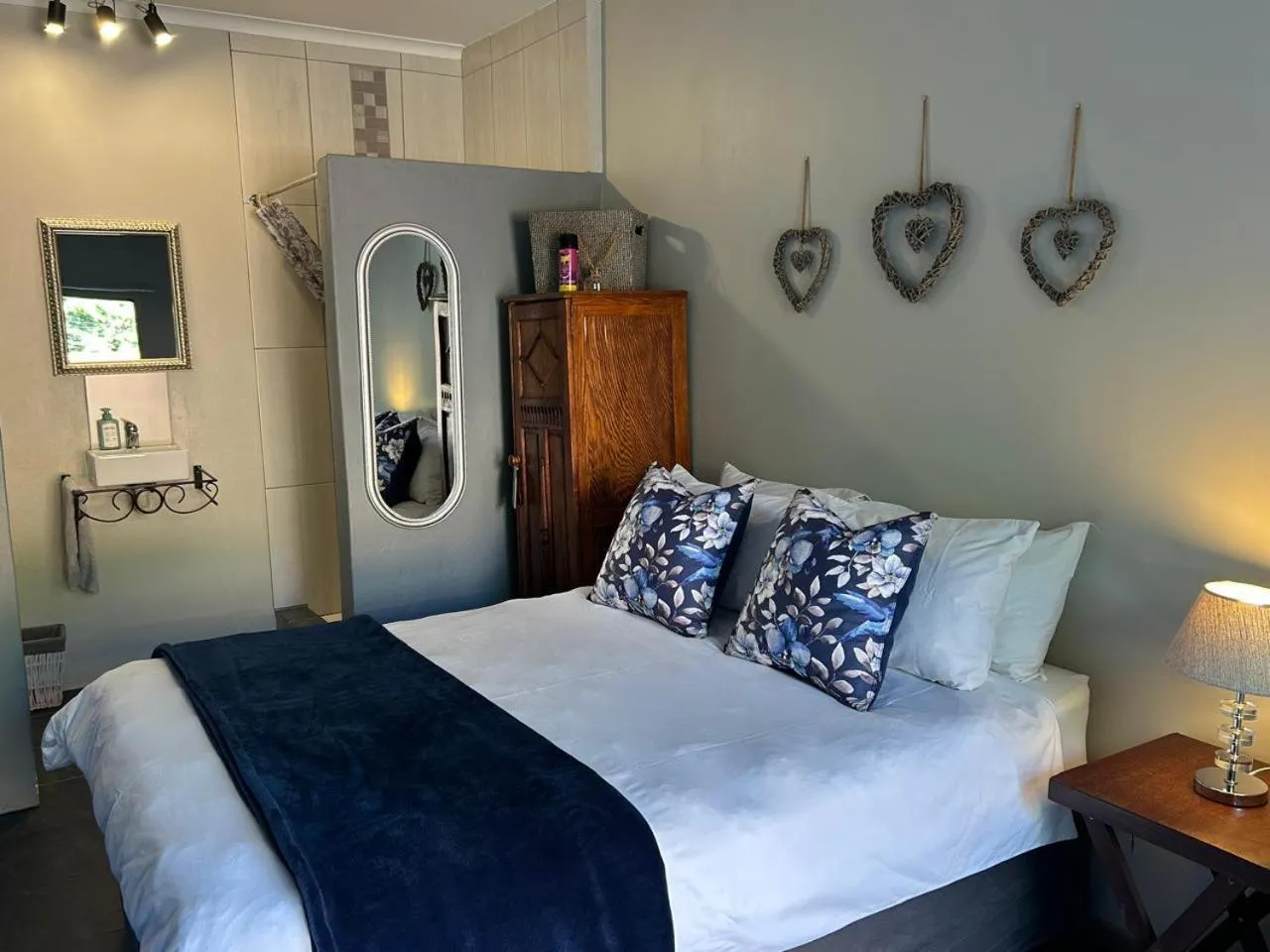 Bed in 28 La Rochelle