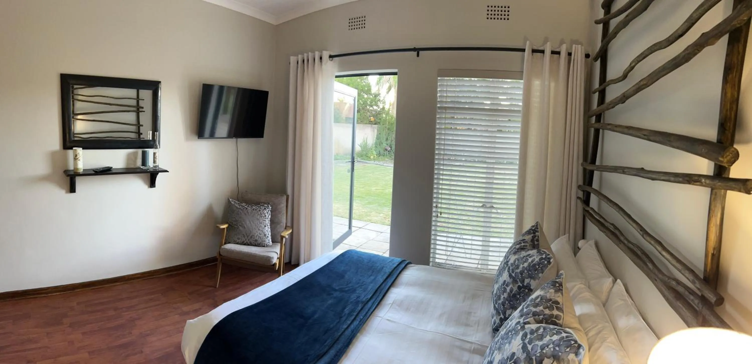 Bed in 28 La Rochelle