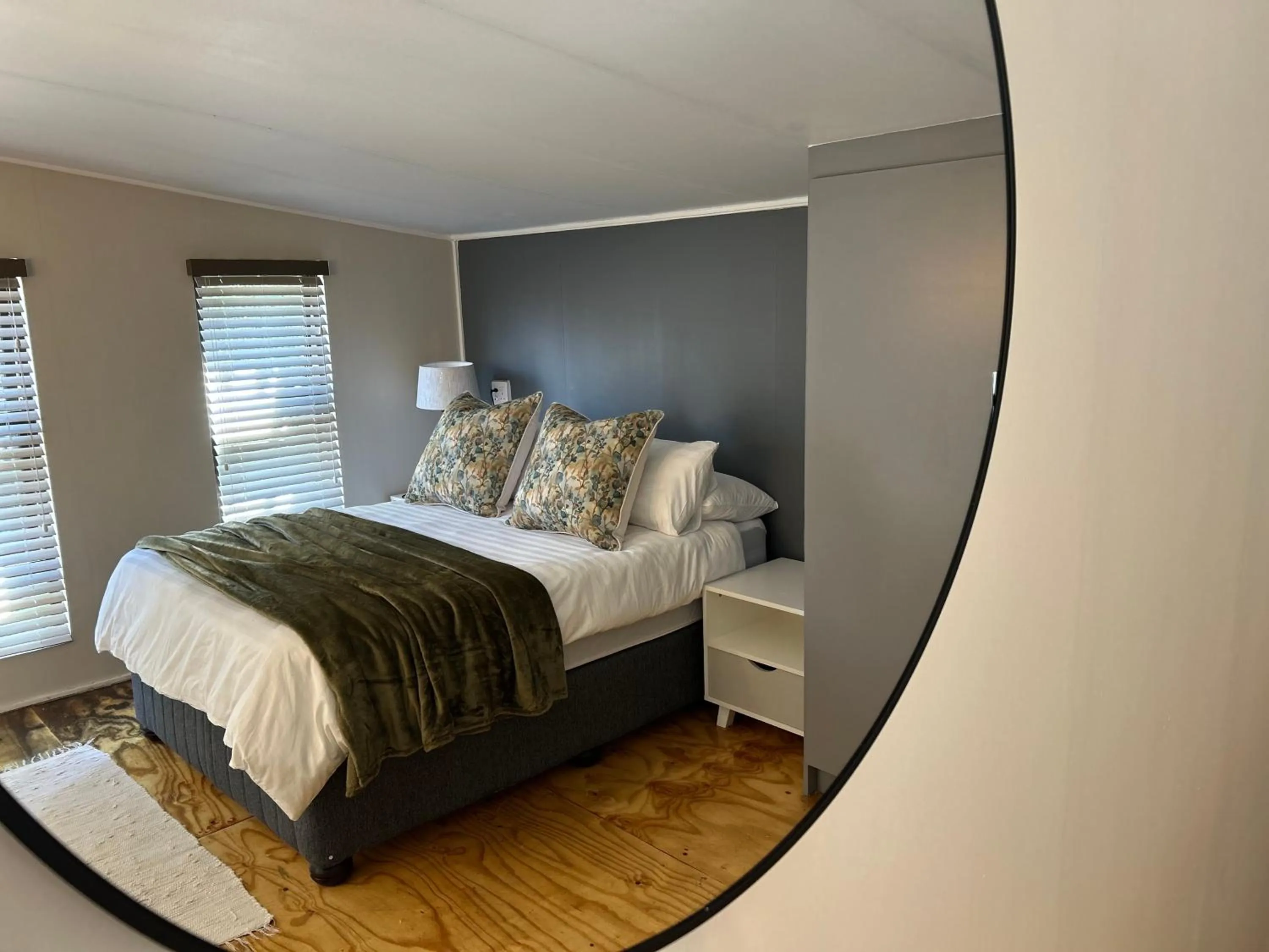 Bed in 28 La Rochelle