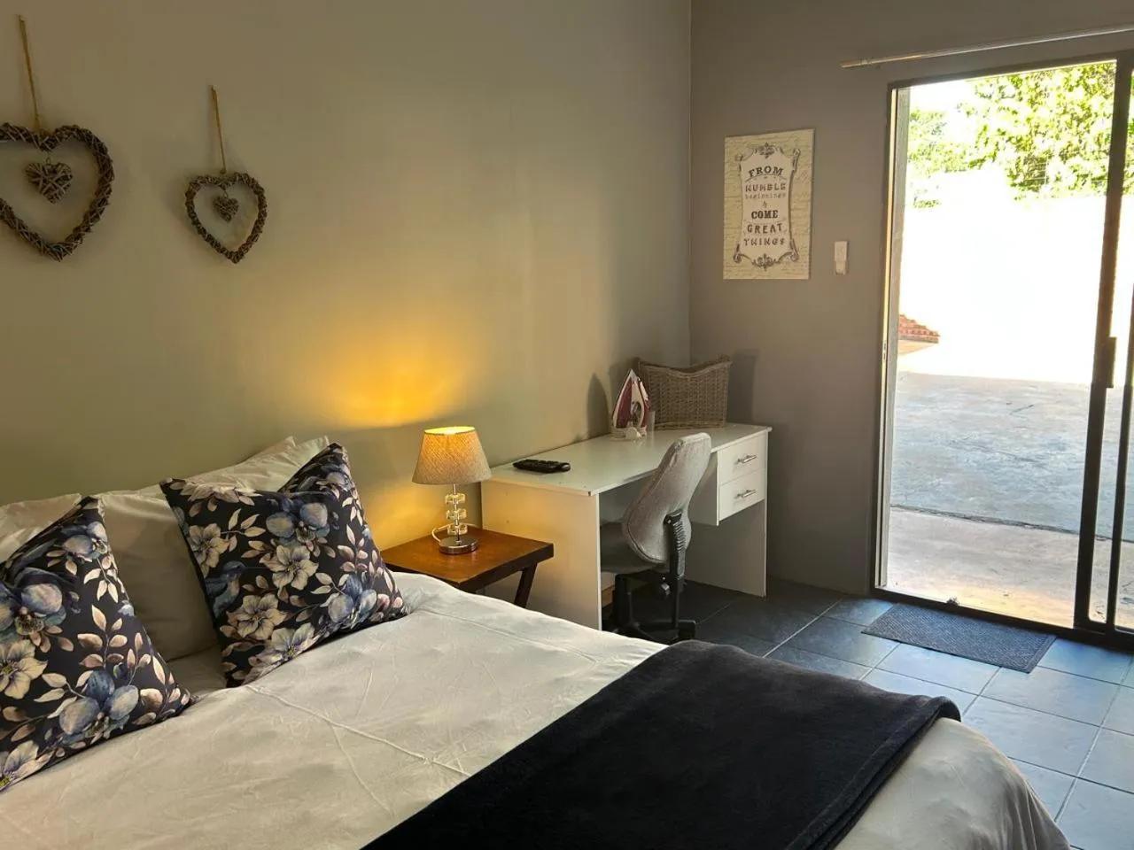 Bed in 28 La Rochelle