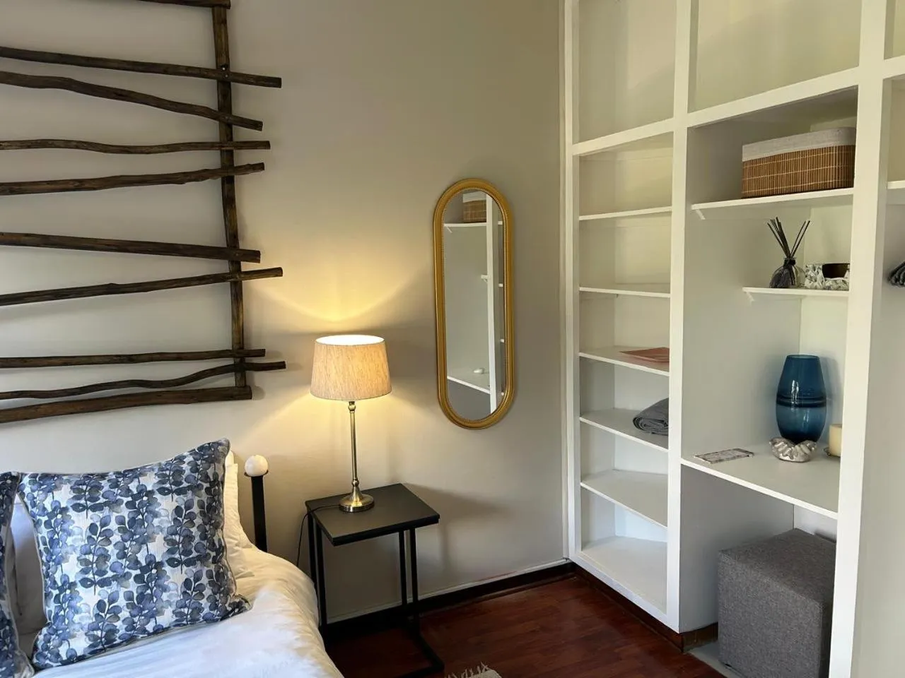 Bed in 28 La Rochelle