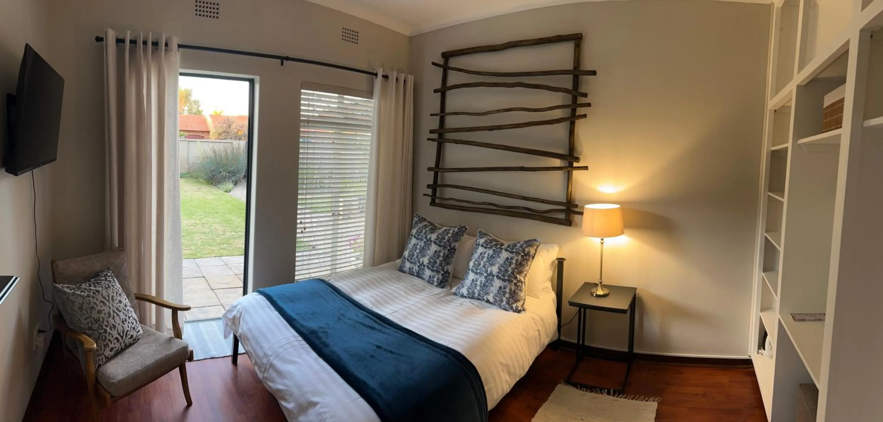 Bed in 28 La Rochelle