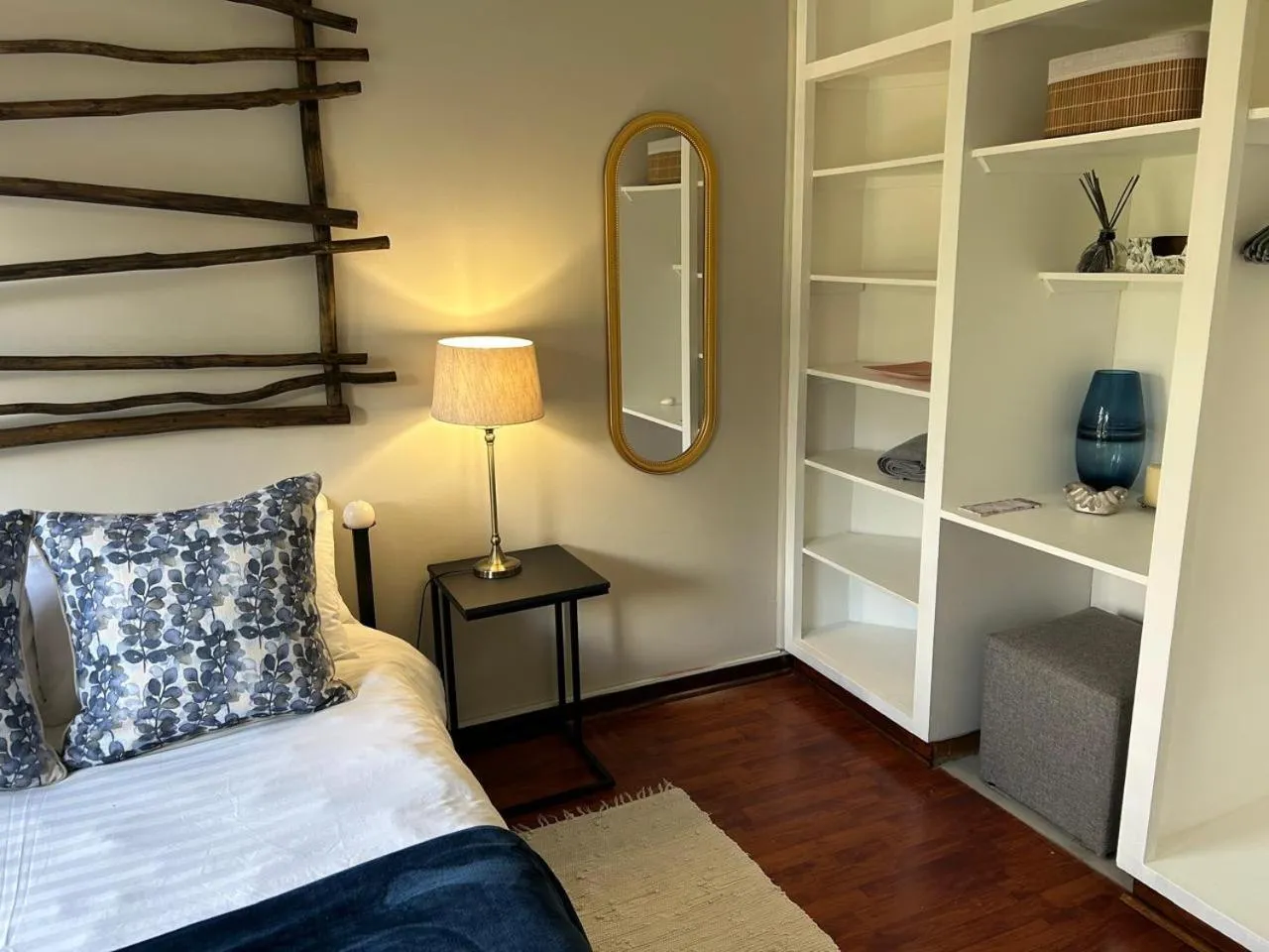 Bed in 28 La Rochelle