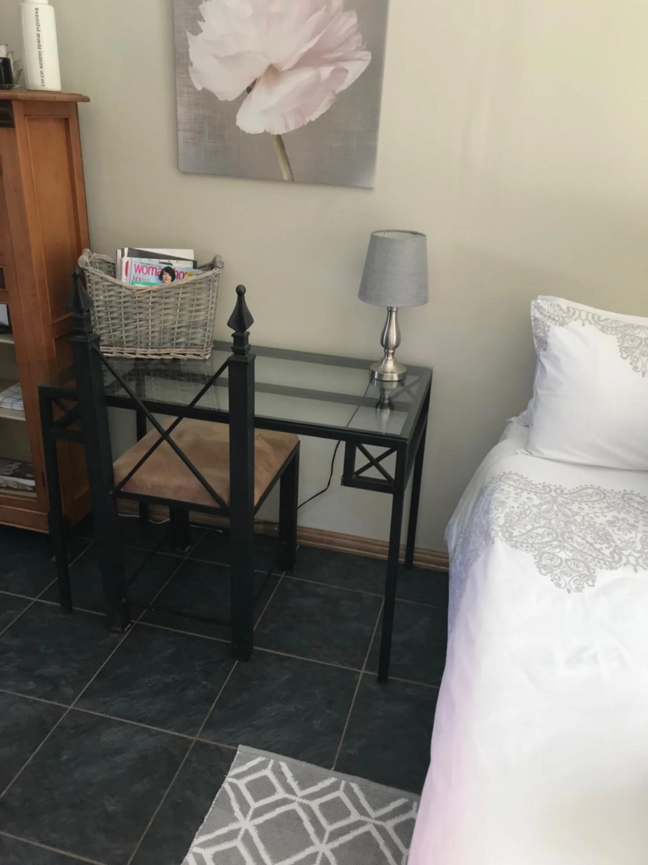 Decorative detail, Bed in 28 La Rochelle