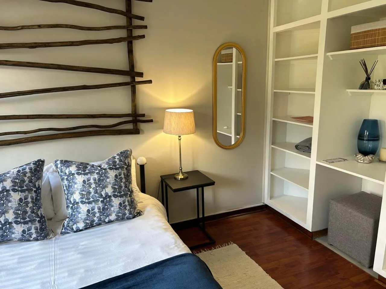 Bed in 28 La Rochelle