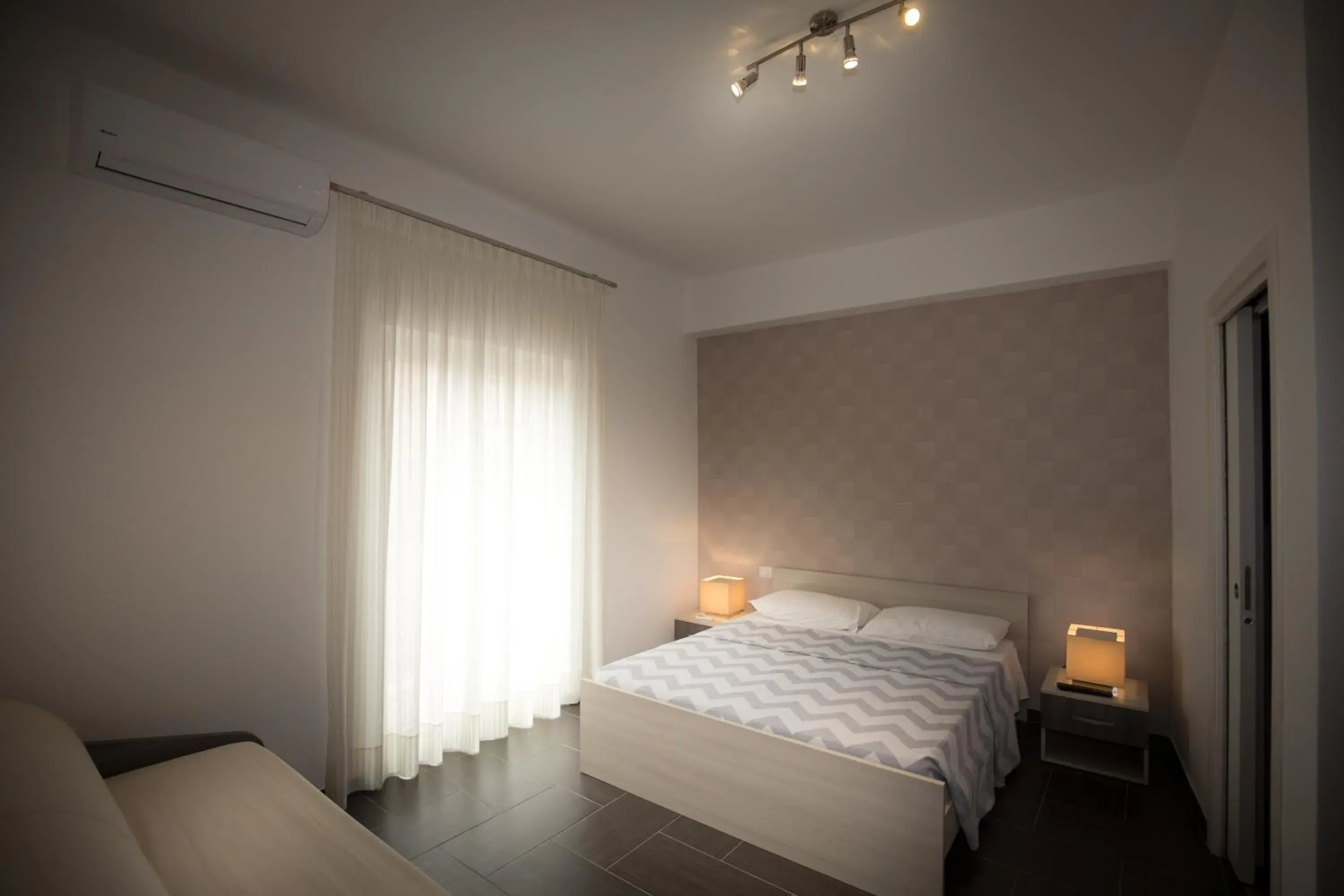 Triple Room with Balcony - single occupancy in B&B Marco Polo 16 Triple Room with Balcony - single occupancy in B&B Marco Polo 16