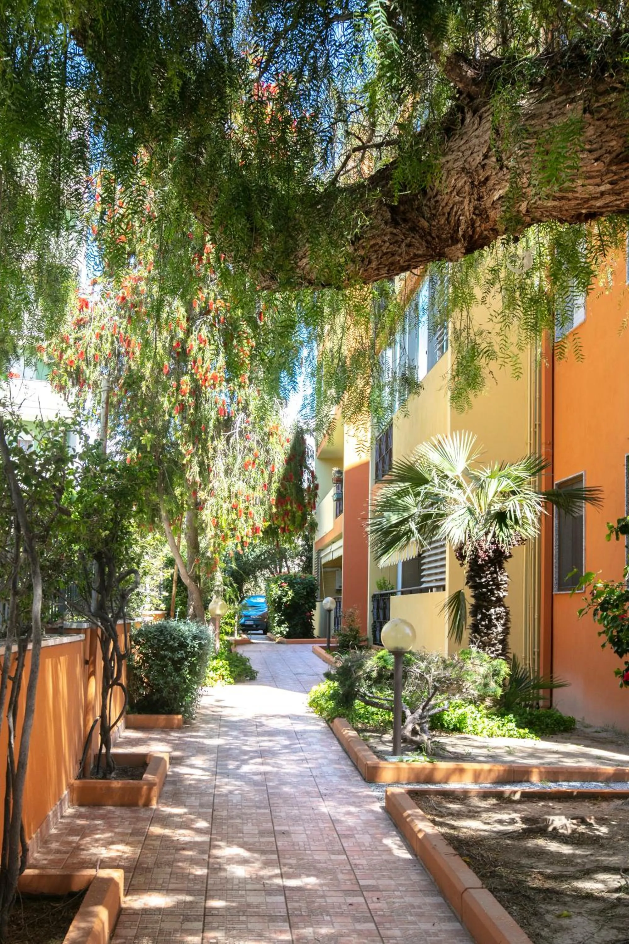 Facade/entrance in Giardini e Mare