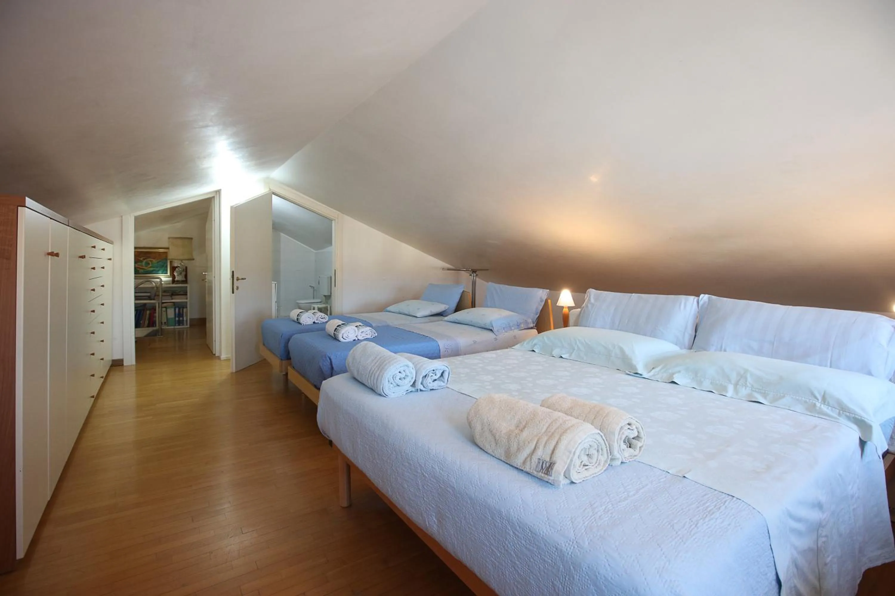 Photo of the whole room, Bed in Giardini e Mare