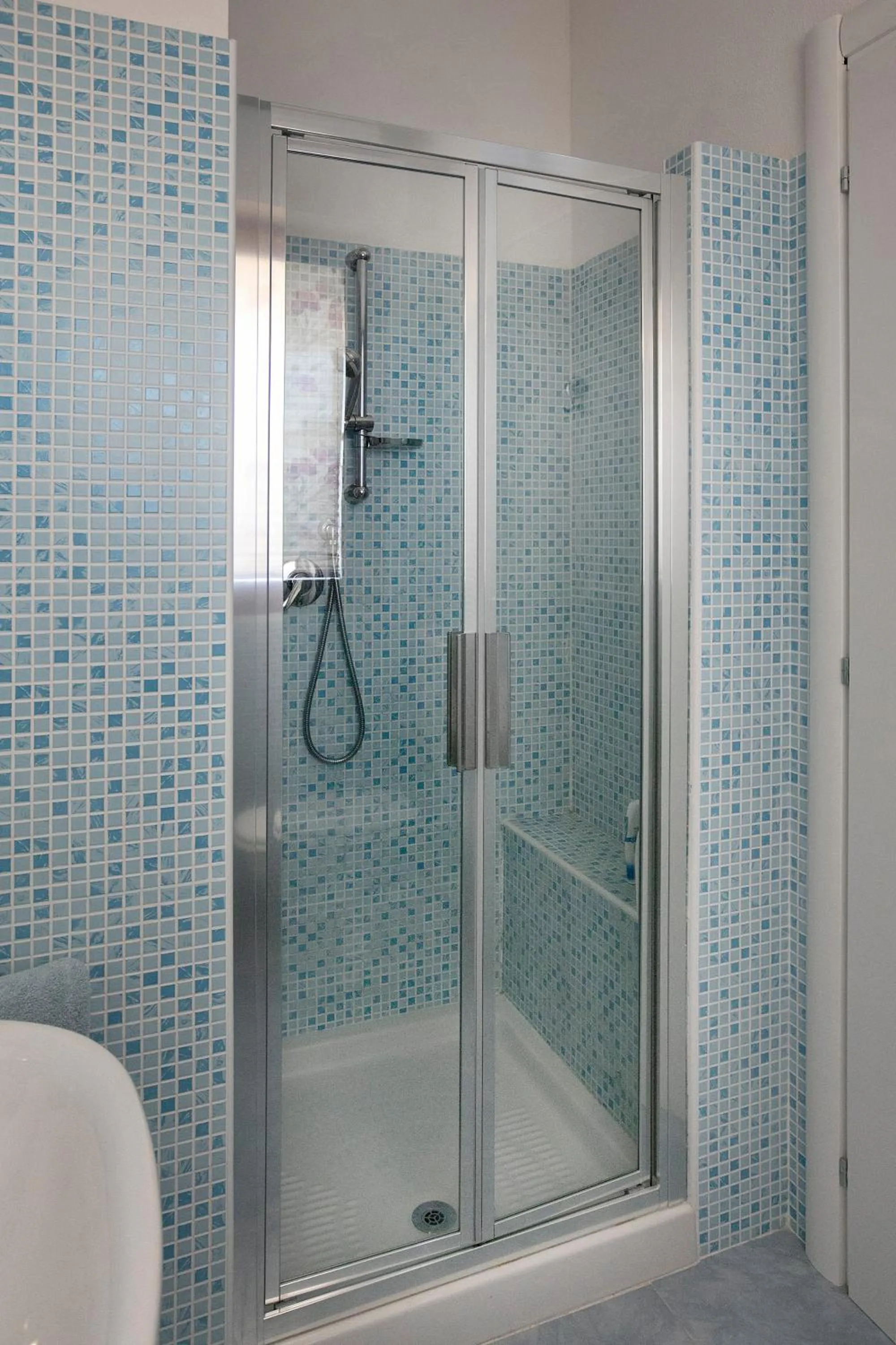 Shower in Giardini e Mare