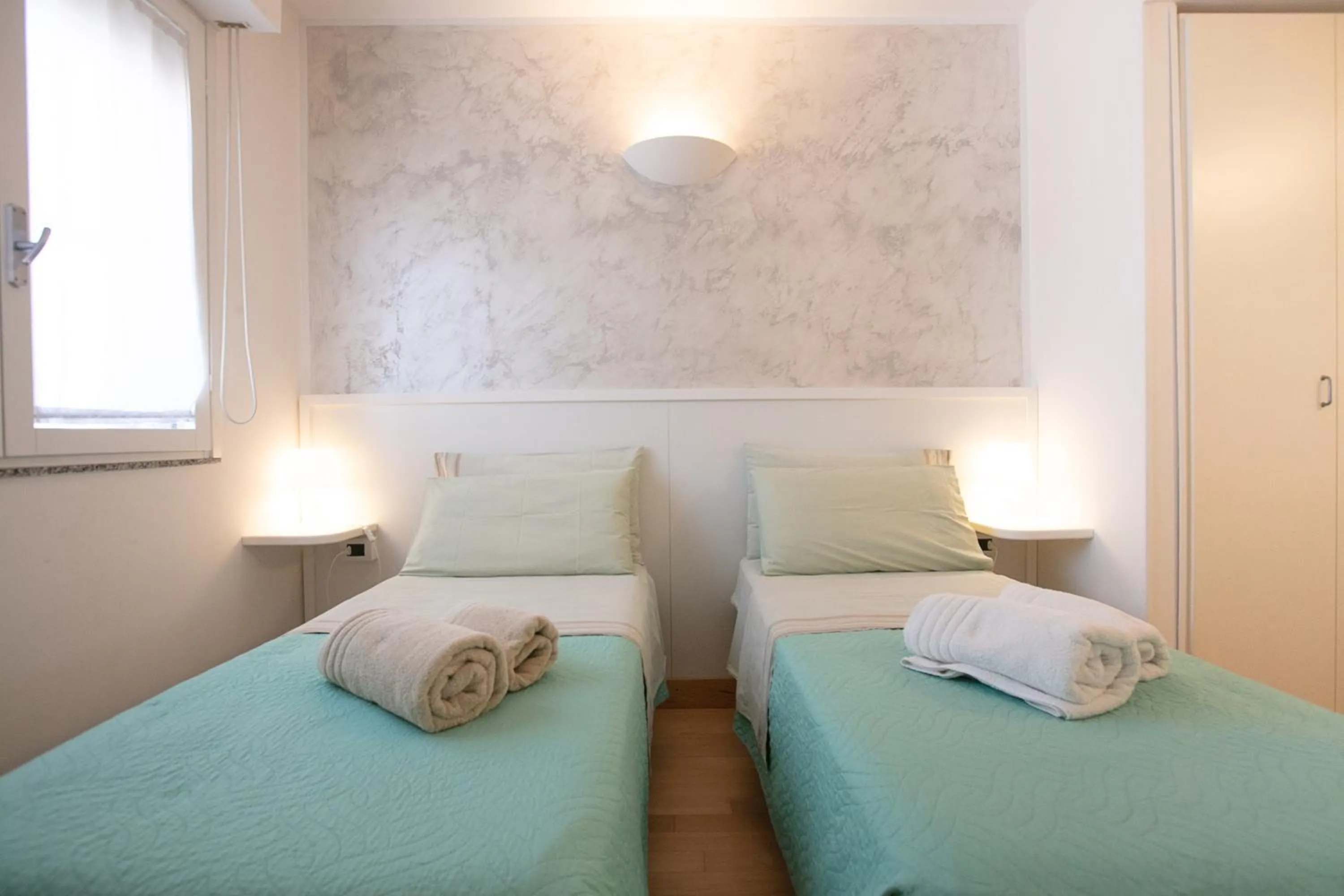 Photo of the whole room, Bed in Giardini e Mare