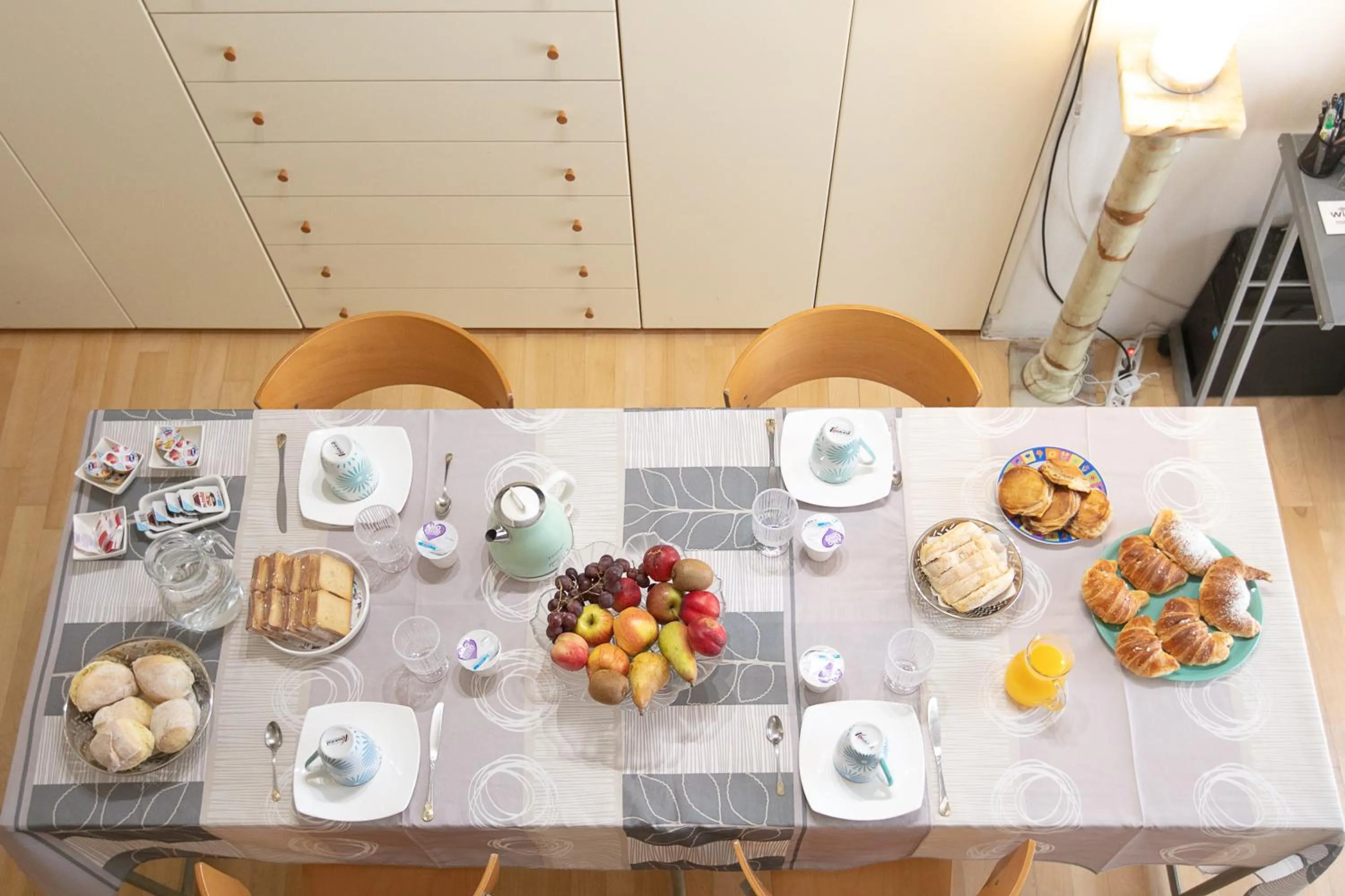 Food and drinks in Giardini e Mare