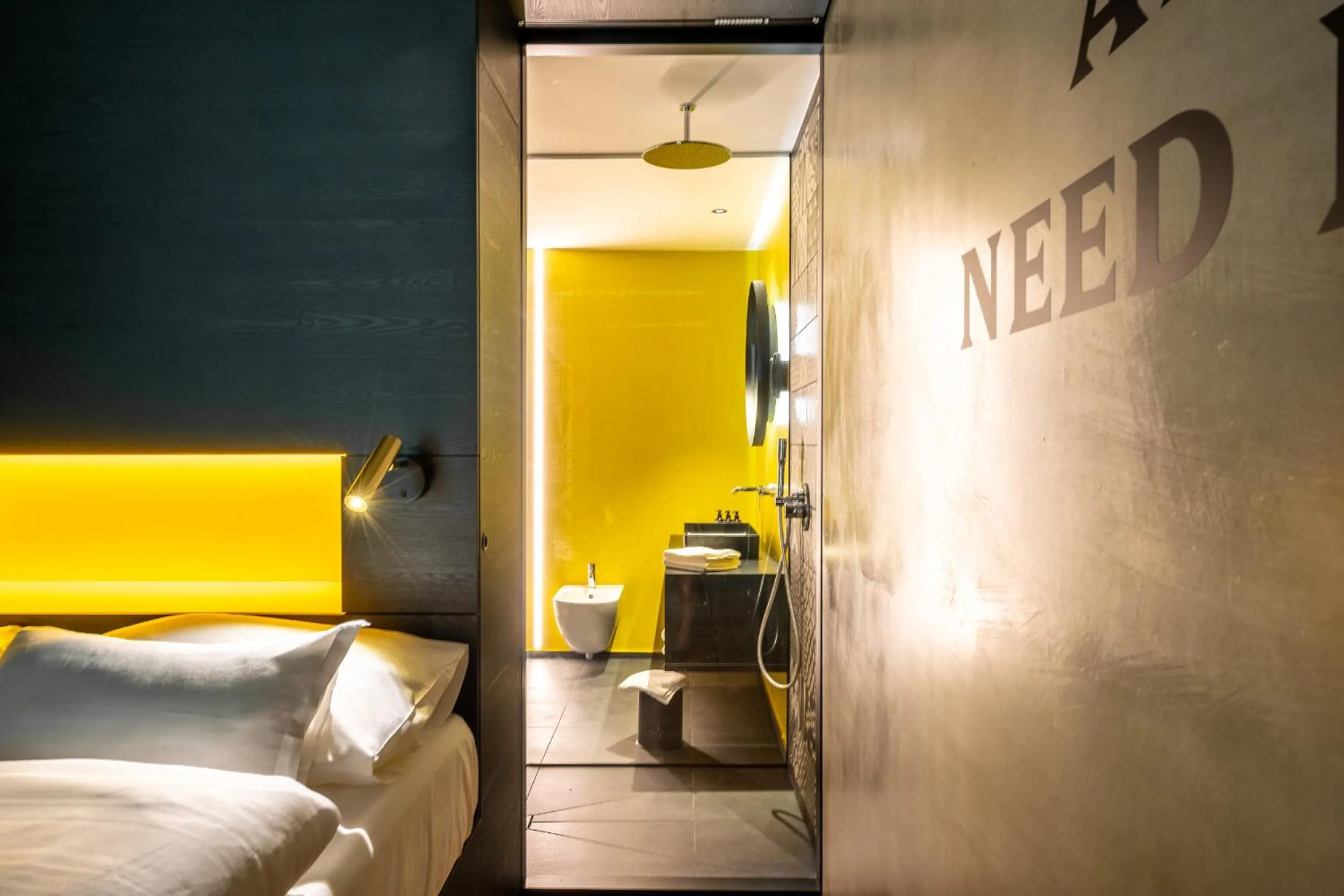 Shower, Bed in Prinz Rudolf Smart Hotel