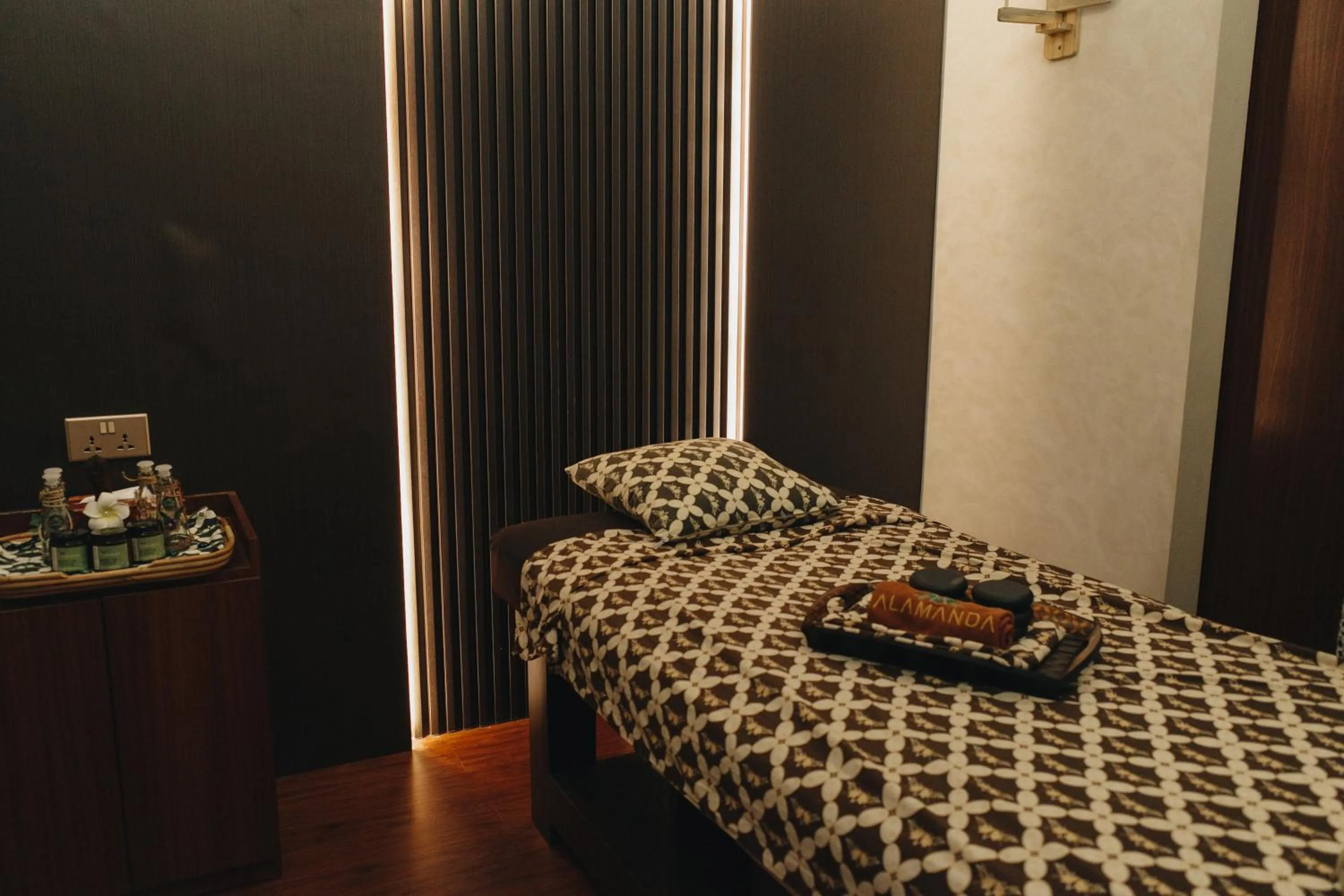 Massage, Bed in Batam Harbour Boutique Hotel & Spa