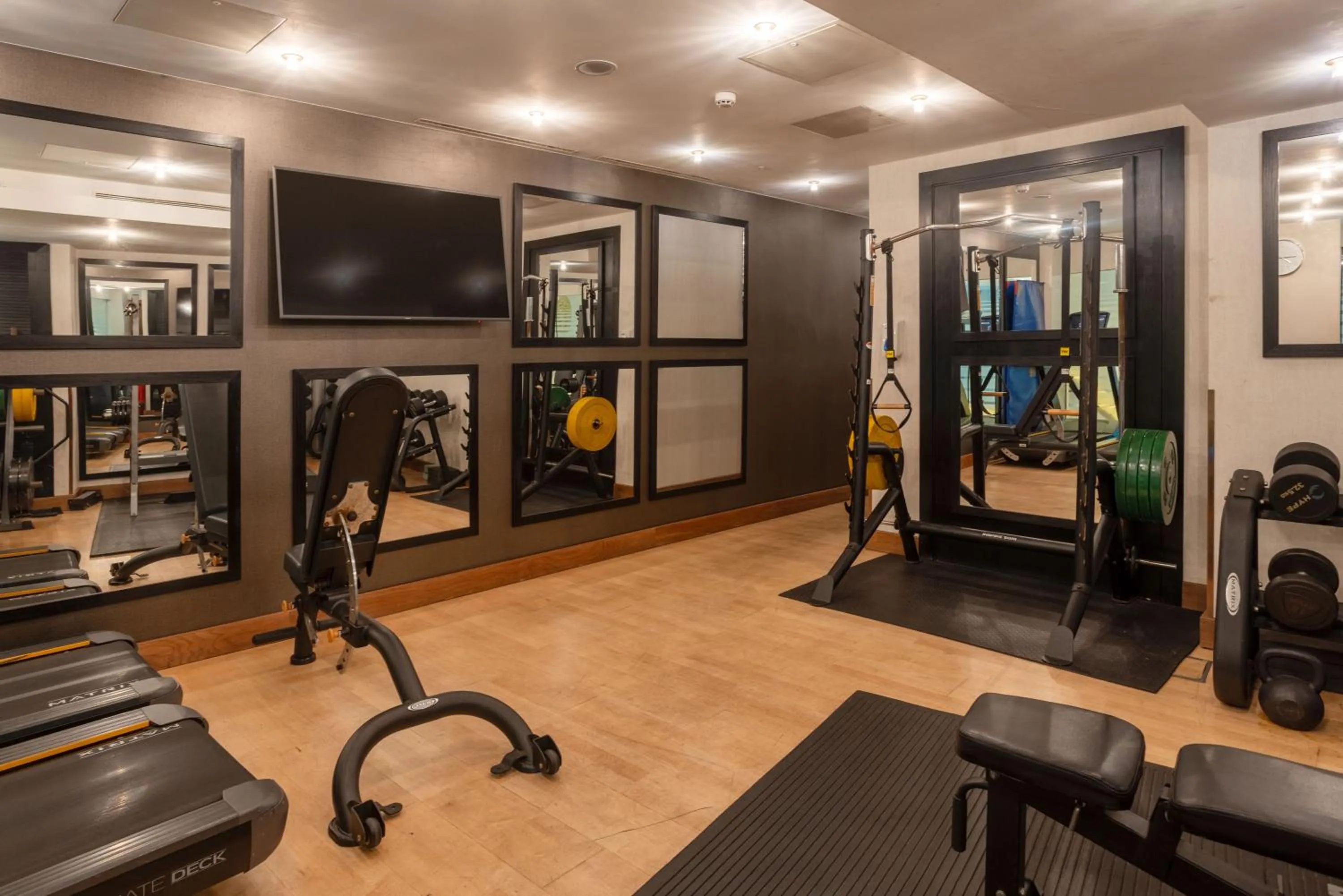 Fitness centre/facilities in Montcalm Royal London House, London City