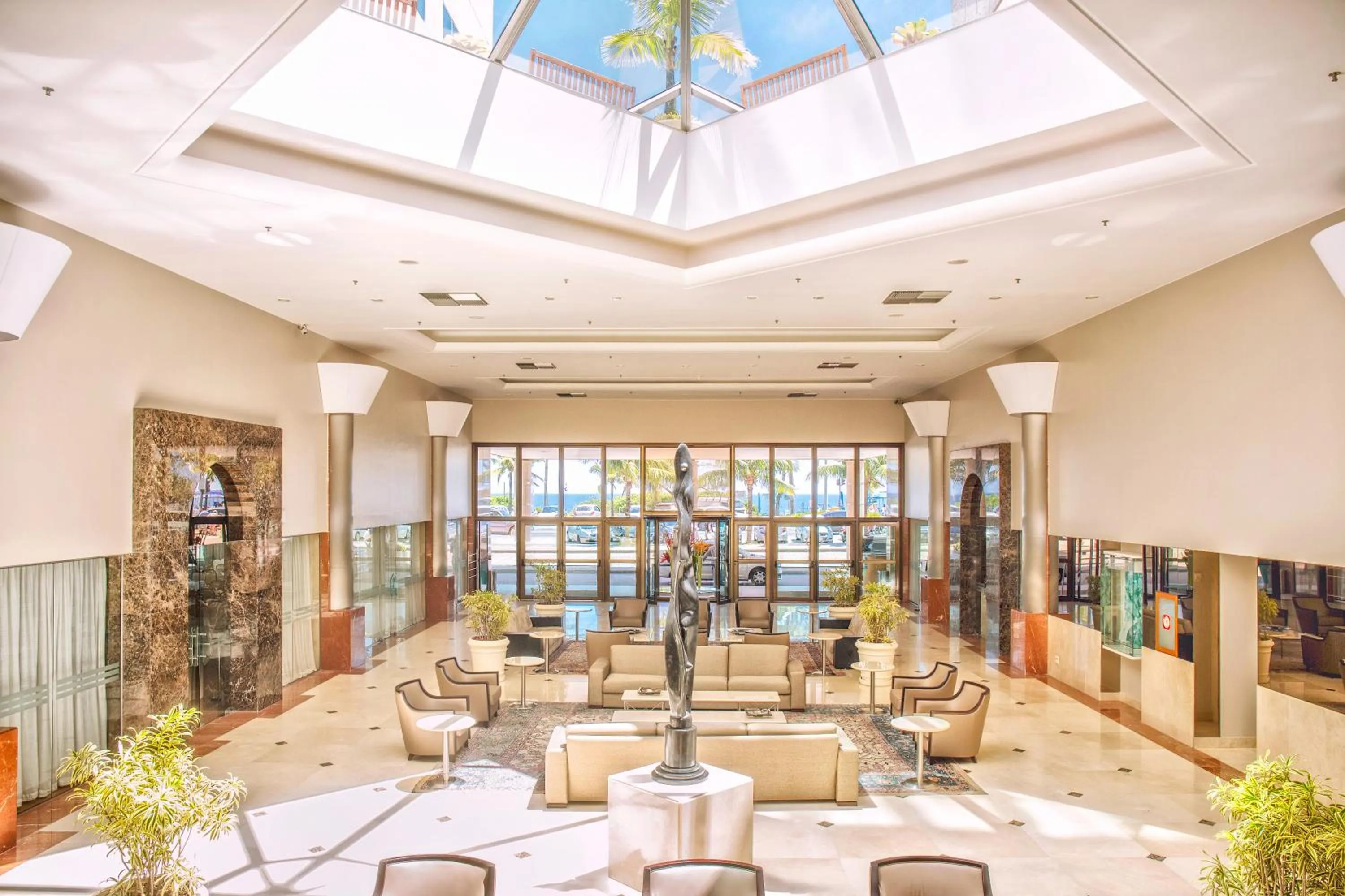 Lobby or reception in Windsor Barra Hotel