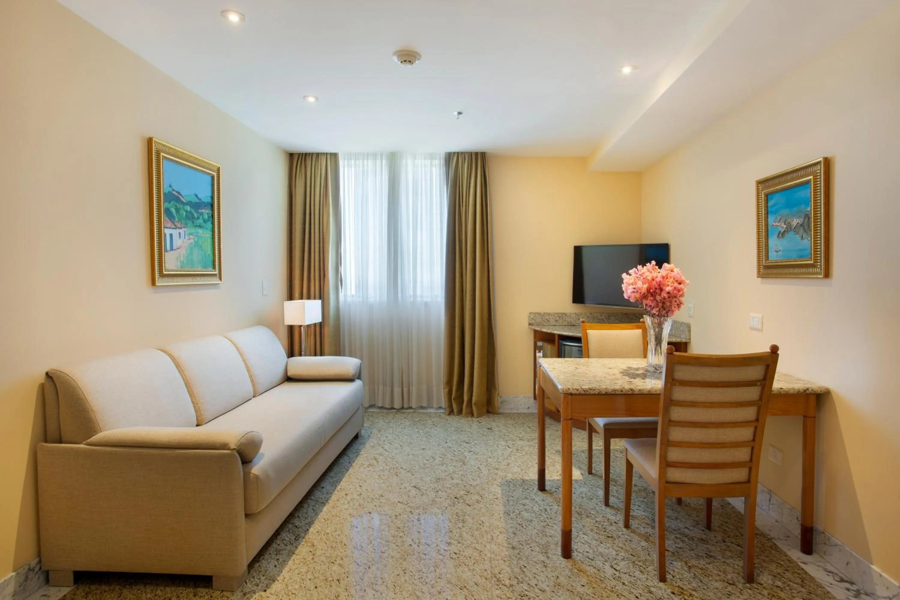 TV and multimedia in Windsor Barra Hotel