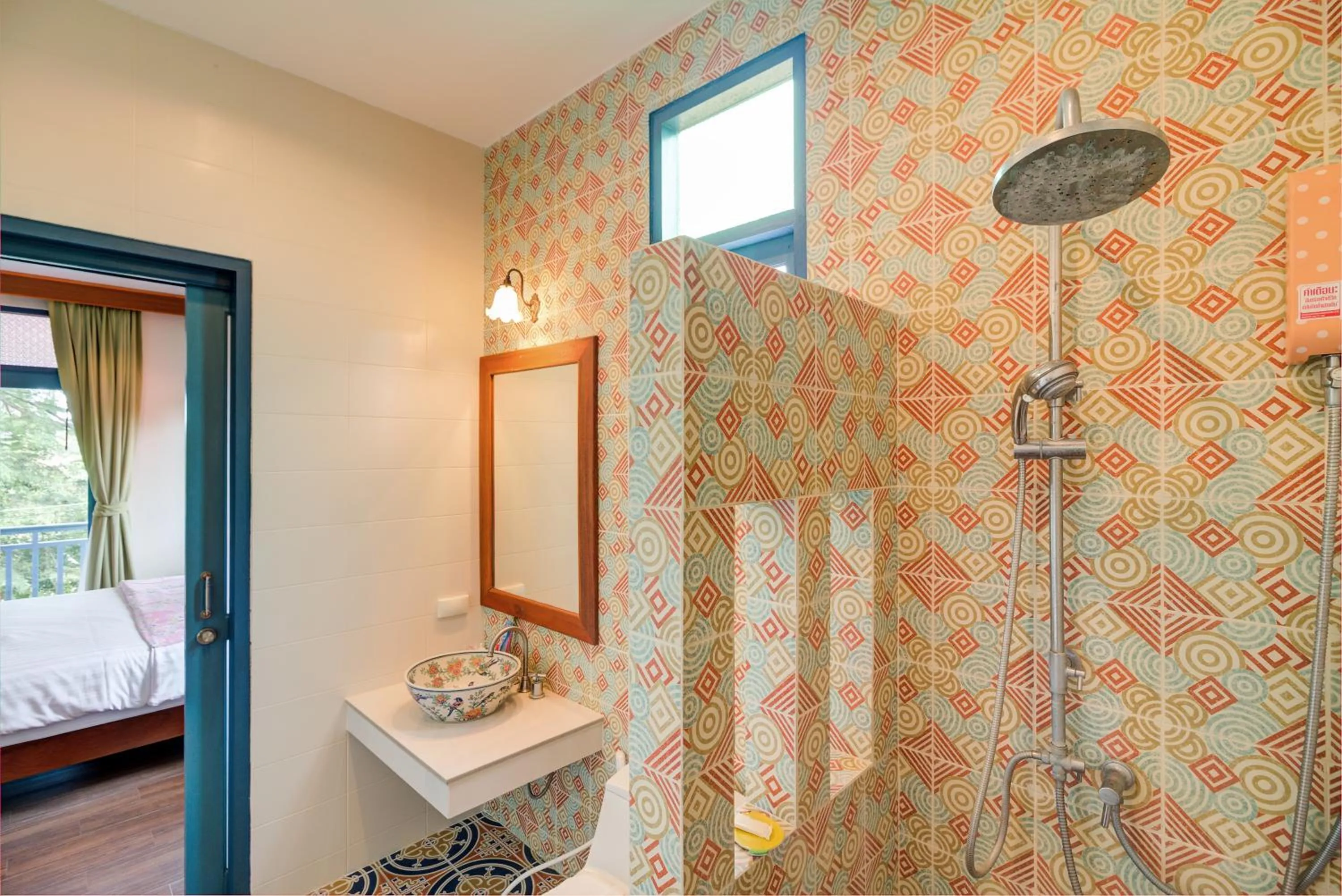 Shower in Baan Patcharintorn Samui