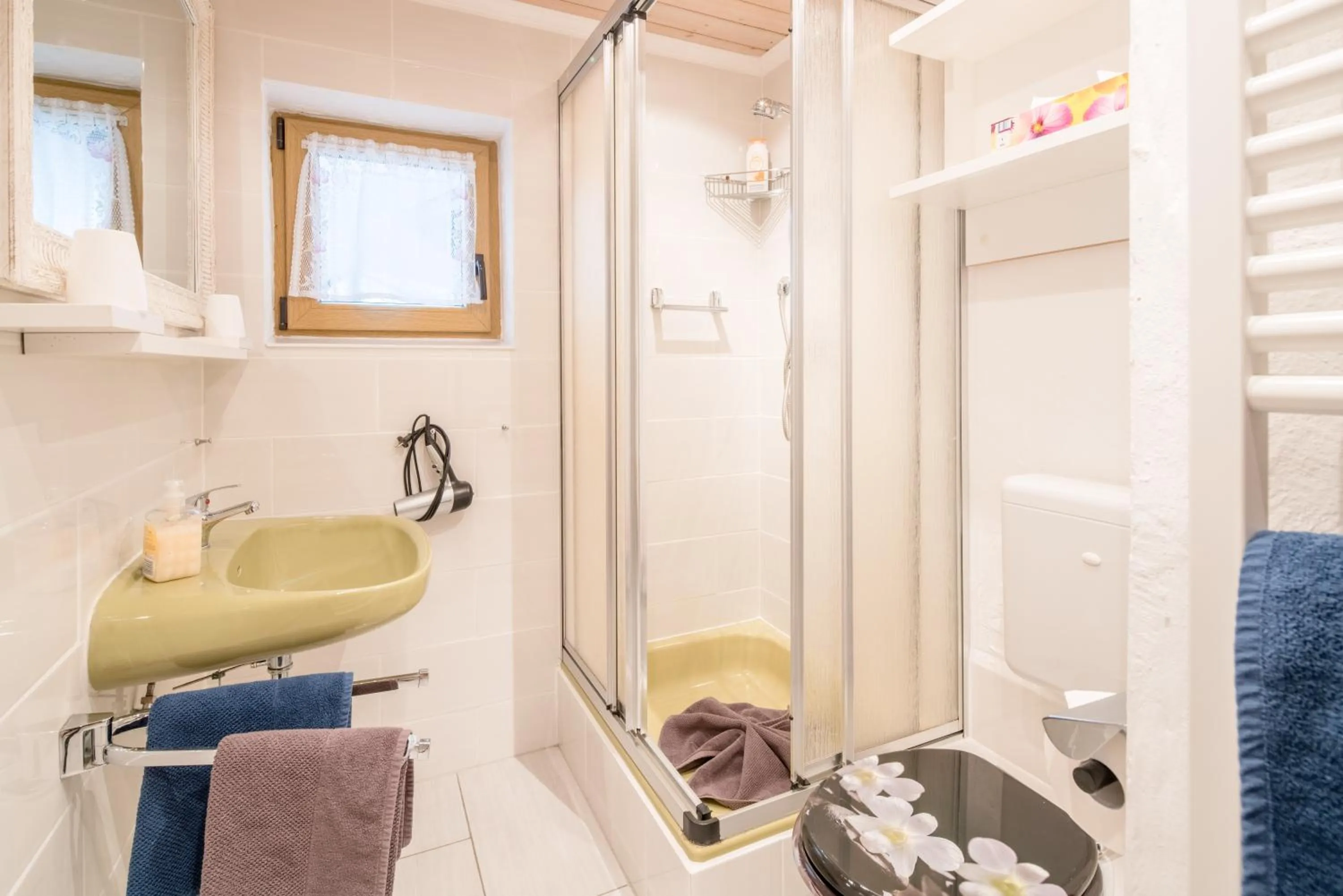 Shower in Ferienhotel Sonnenheim