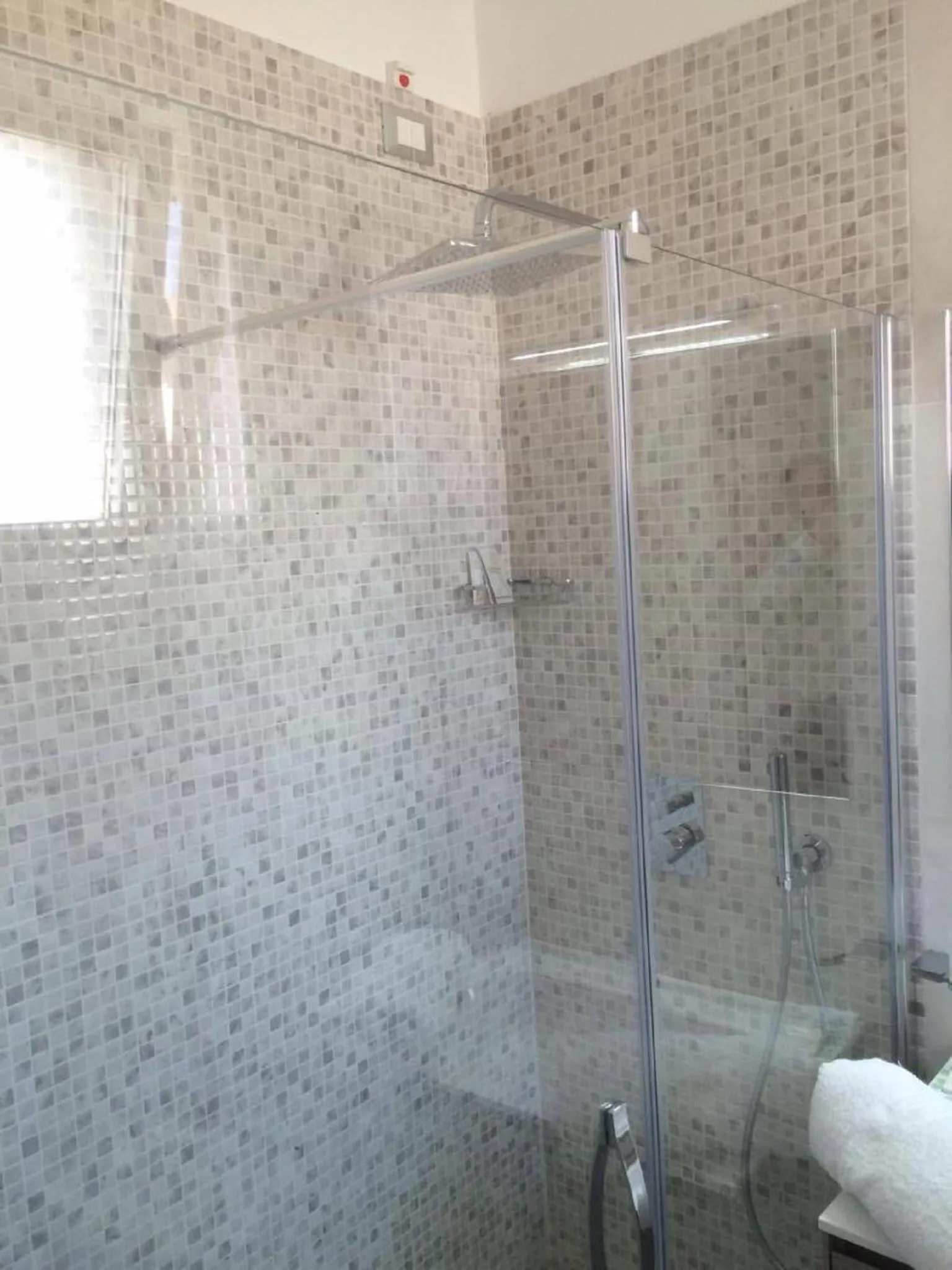 Shower in Hotel Paladini