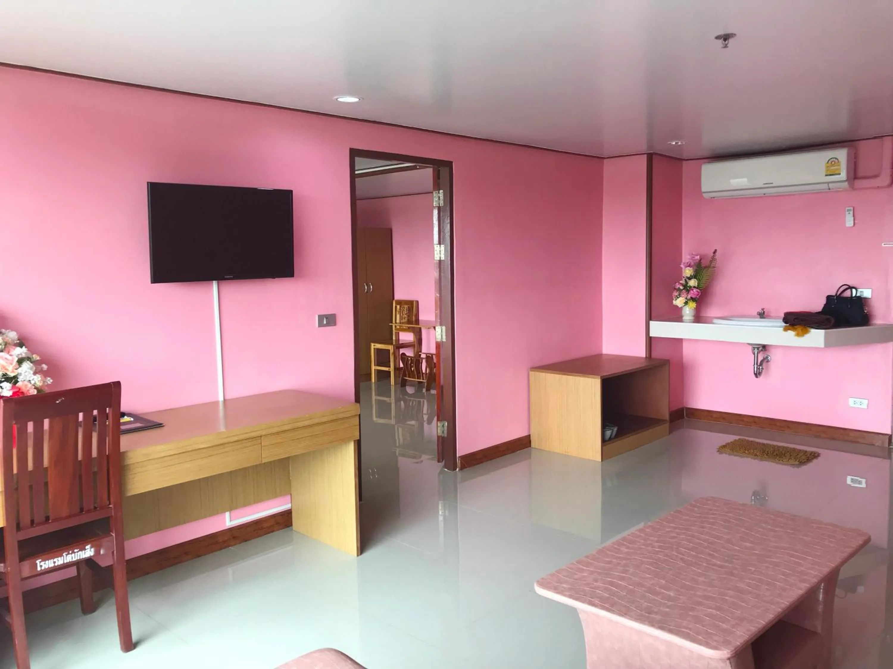 Living room in Toh Buk Seng Ayutthaya Hotel