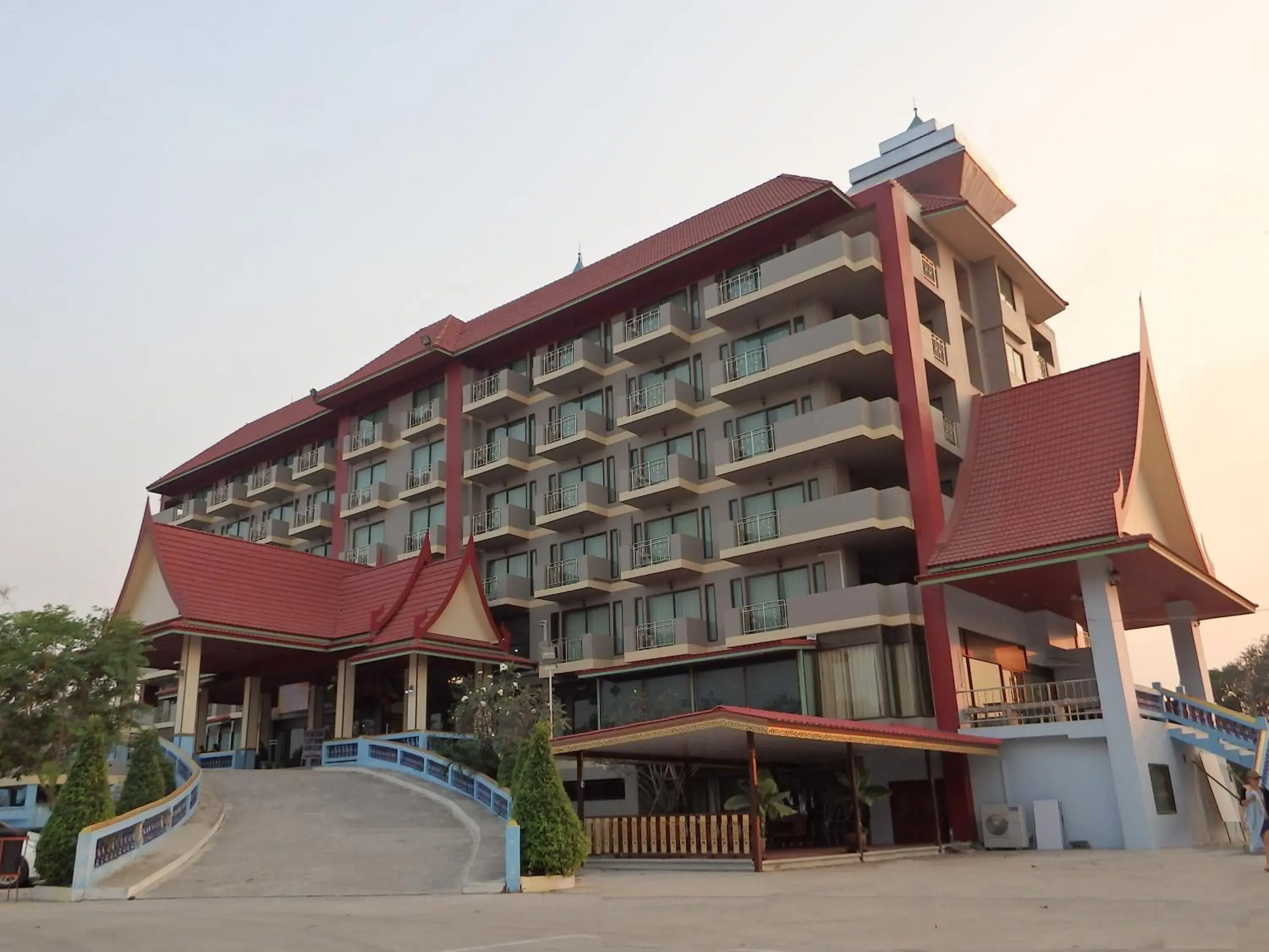 Property building in Toh Buk Seng Ayutthaya Hotel Property building in Toh Buk Seng Ayutthaya Hotel