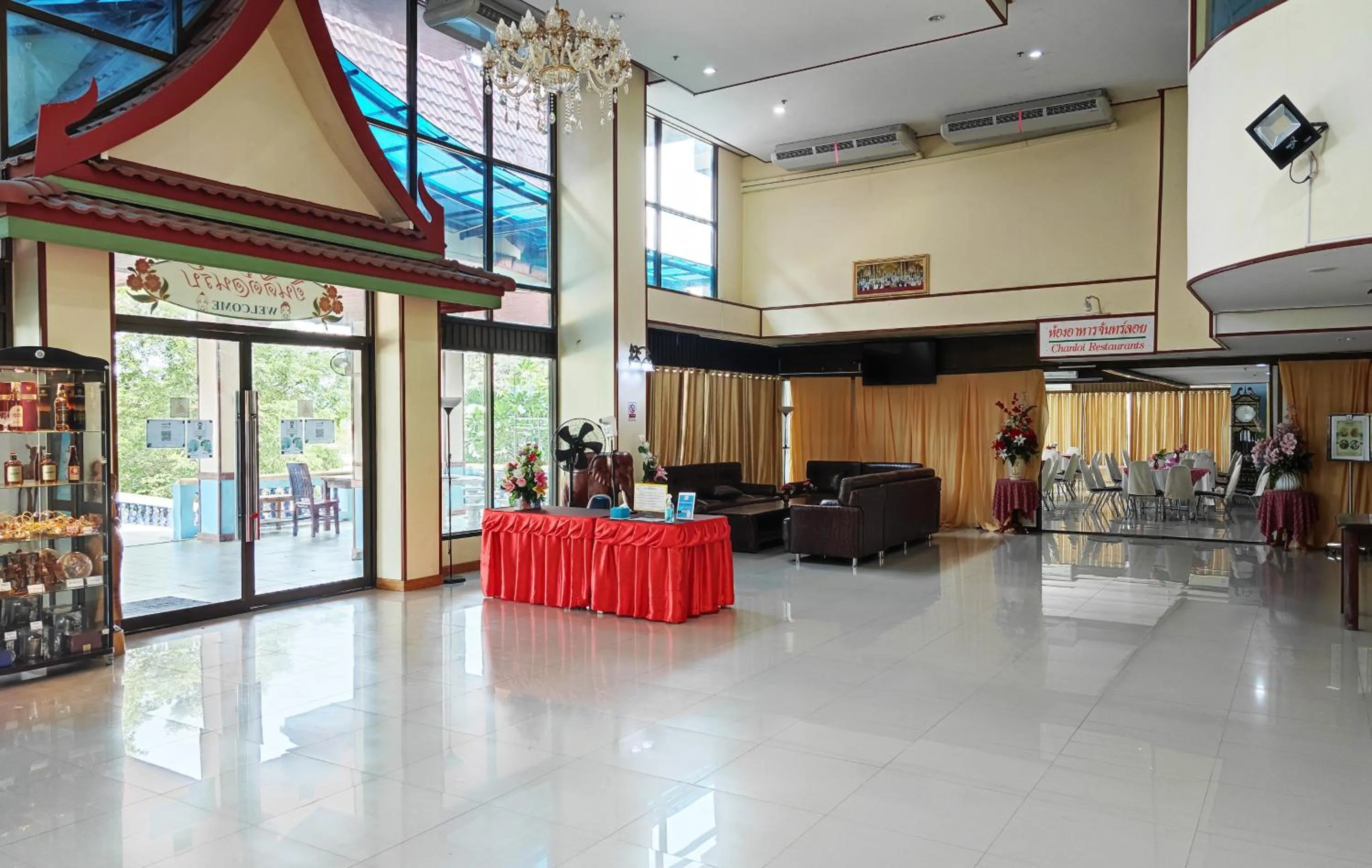 Lobby or reception in Toh Buk Seng Ayutthaya Hotel