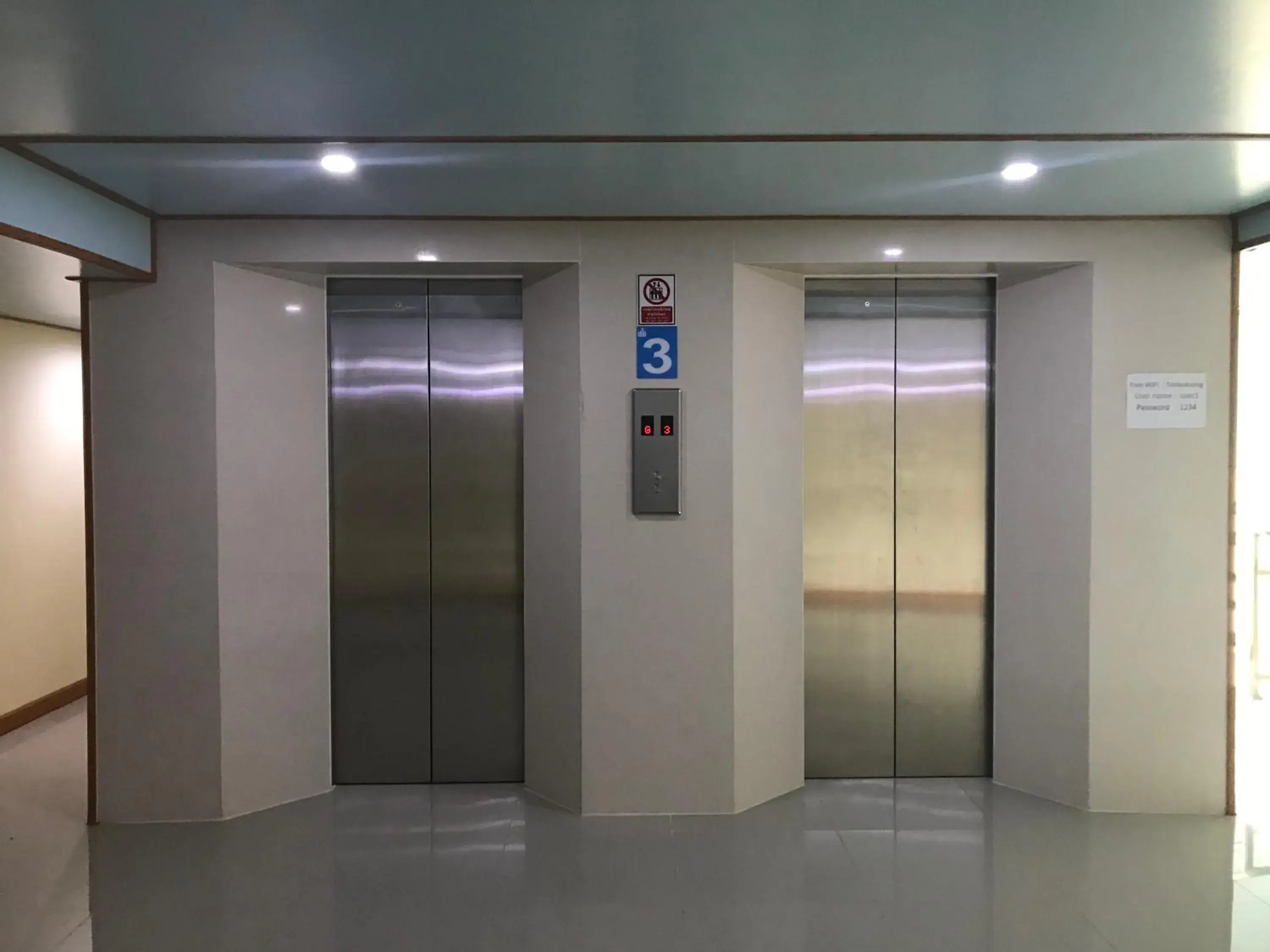 Property building in Toh Buk Seng Ayutthaya Hotel Property building in Toh Buk Seng Ayutthaya Hotel