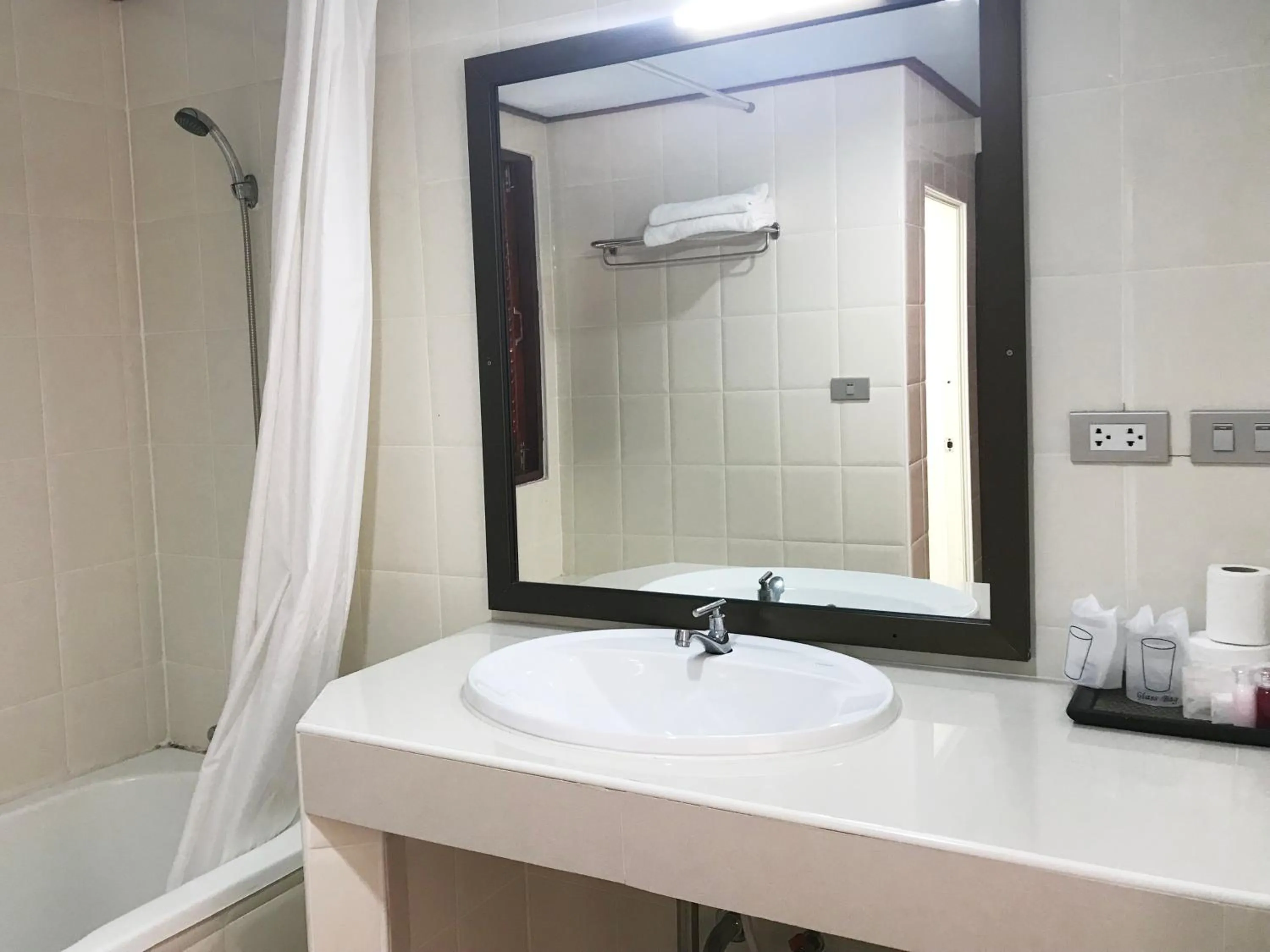 Bathroom in Toh Buk Seng Ayutthaya Hotel