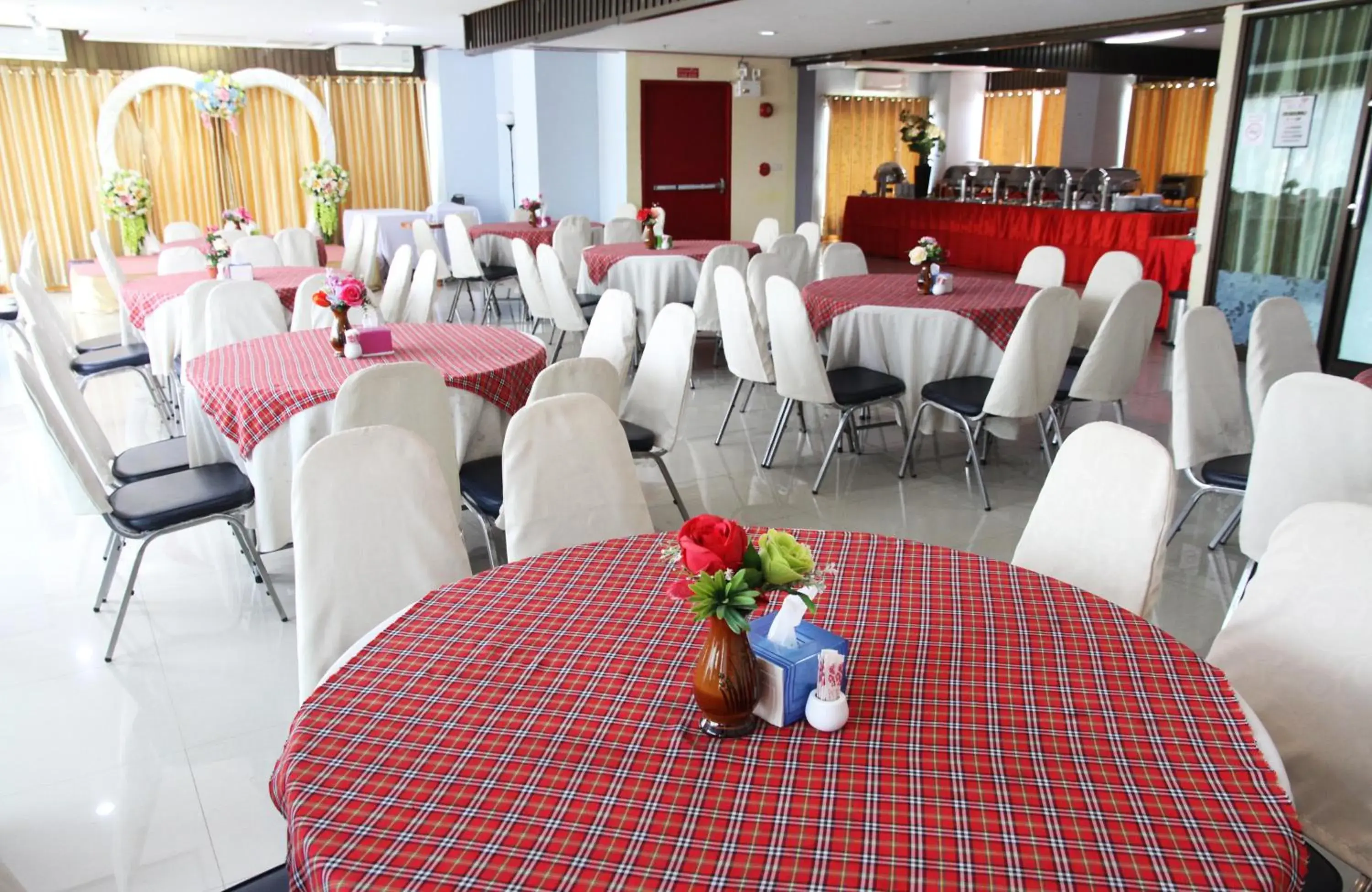 Restaurant/places to eat in Toh Buk Seng Ayutthaya Hotel Restaurant/places to eat in Toh Buk Seng Ayutthaya Hotel