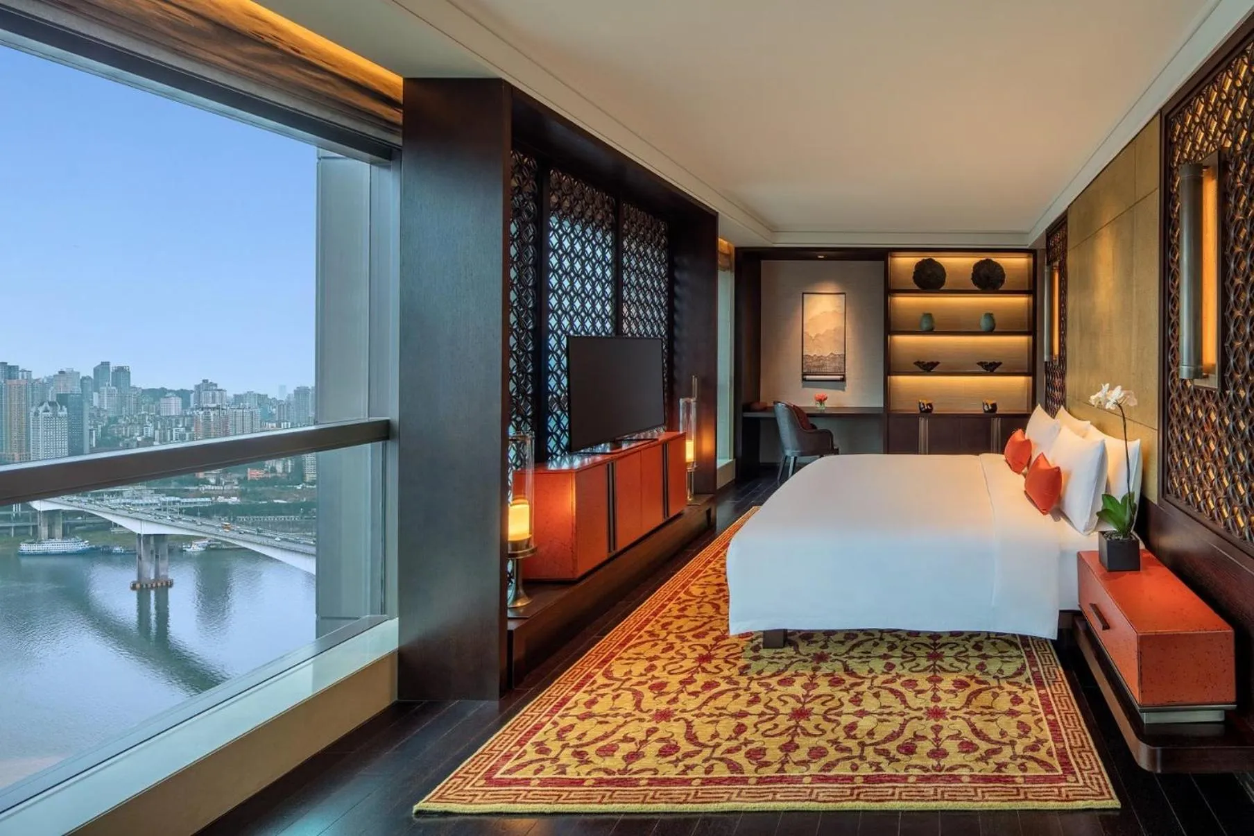 Photo of the whole room, Bed in Regent Chongqing - Complimentary 1st round mini bar daily
