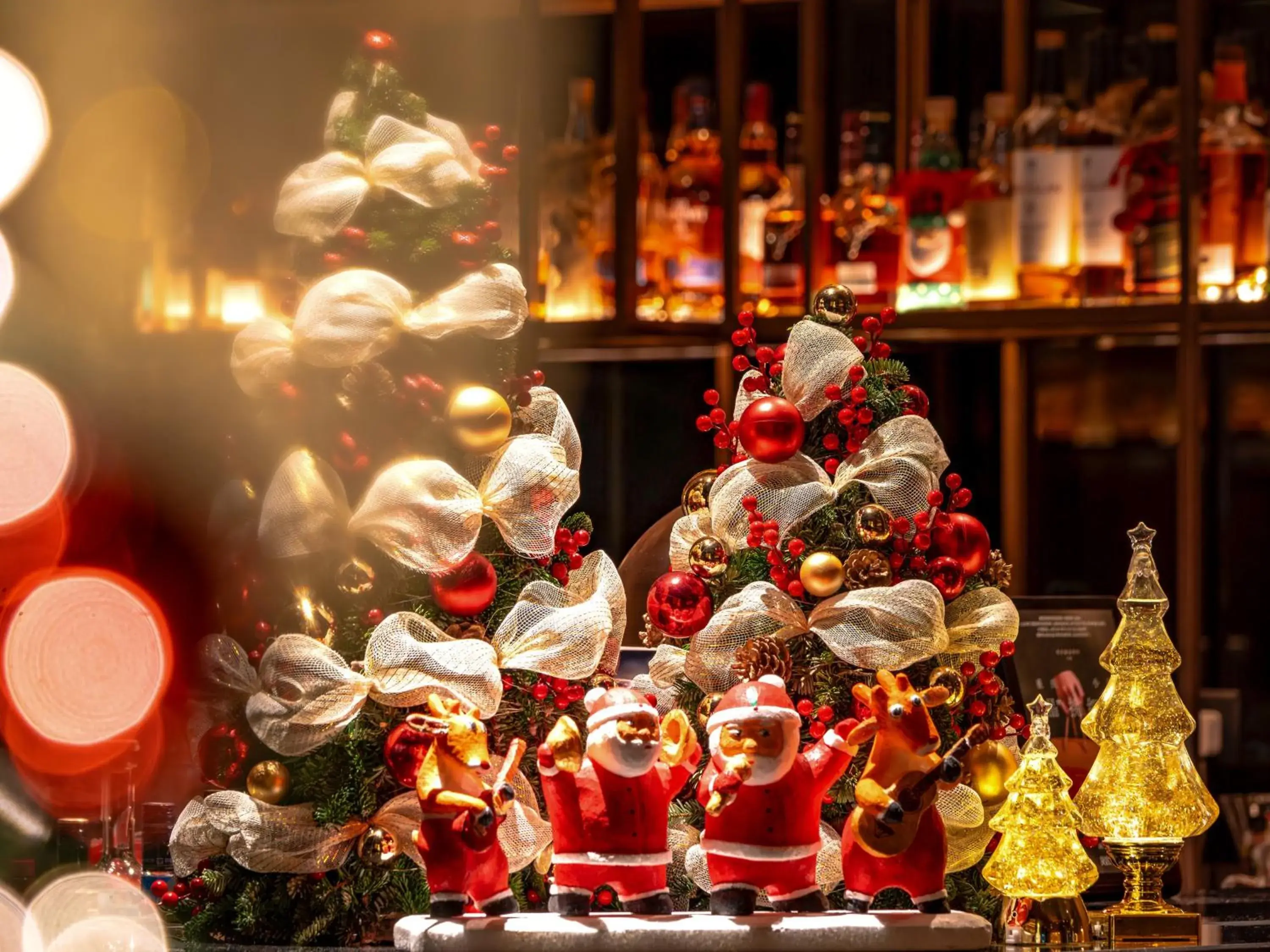 Property building in Regent Chongqing - Complimentary 1st round mini bar daily Property building in Regent Chongqing - Complimentary 1st round mini bar daily