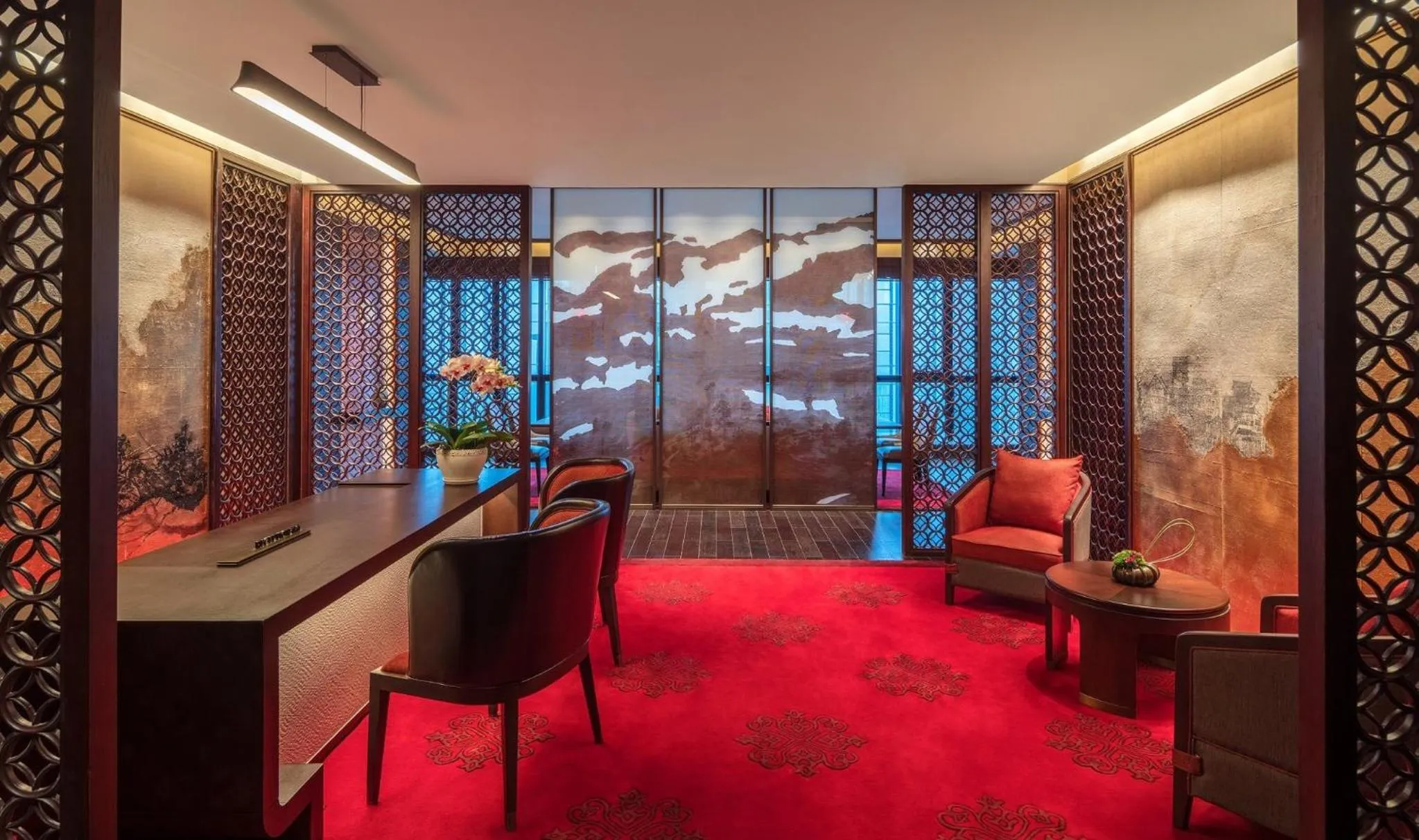 Lounge or bar in Regent Chongqing - Complimentary 1st round mini bar daily