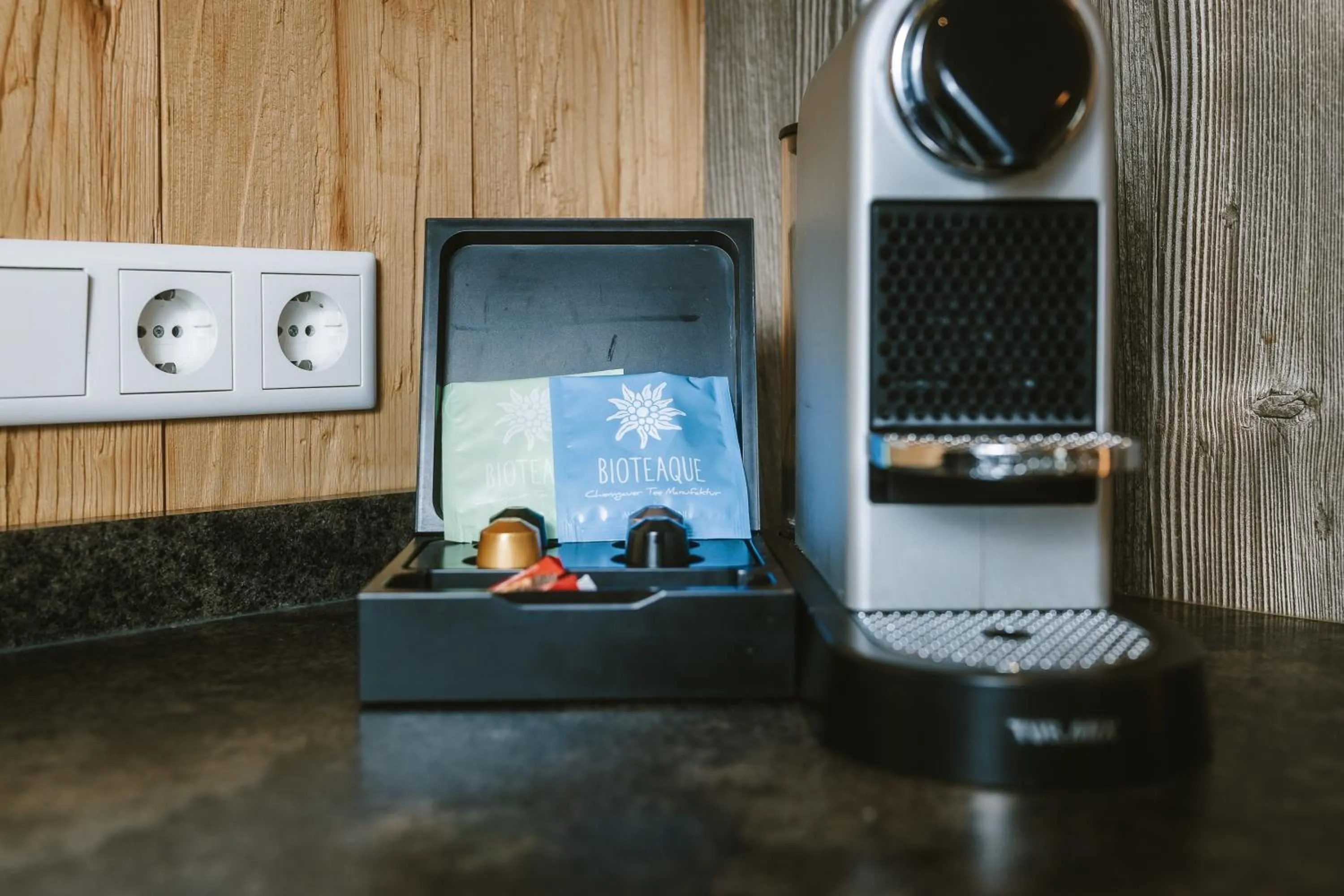 Coffee/tea facilities in AvenidA Panorama Suites