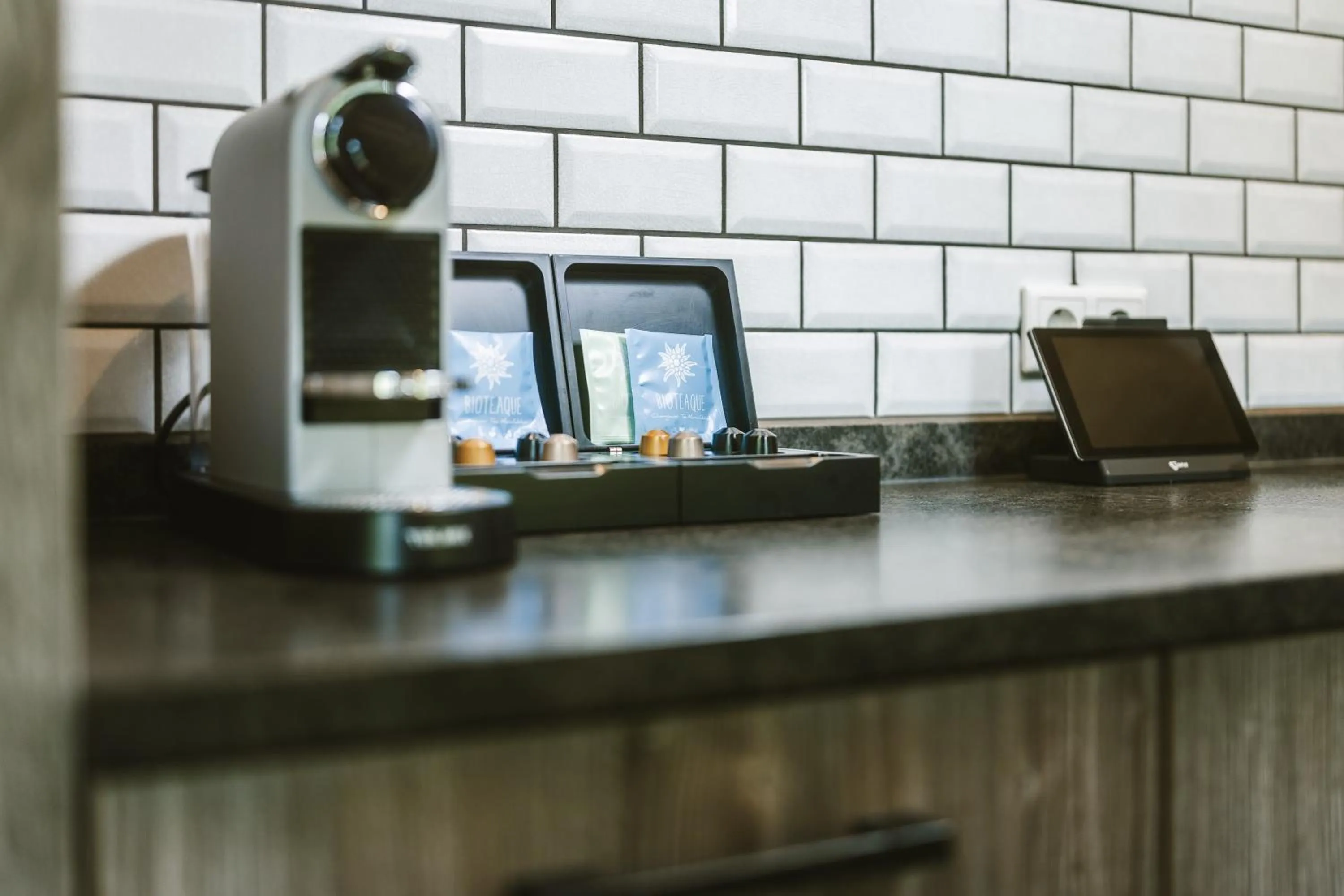 Coffee/tea facilities in AvenidA Panorama Suites