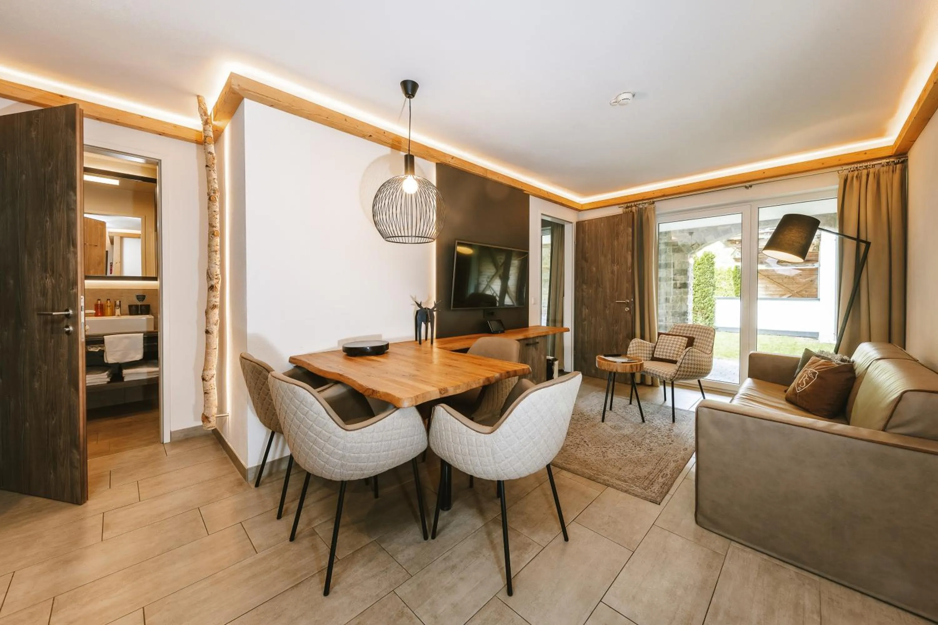 TV and multimedia in AvenidA Panorama Suites