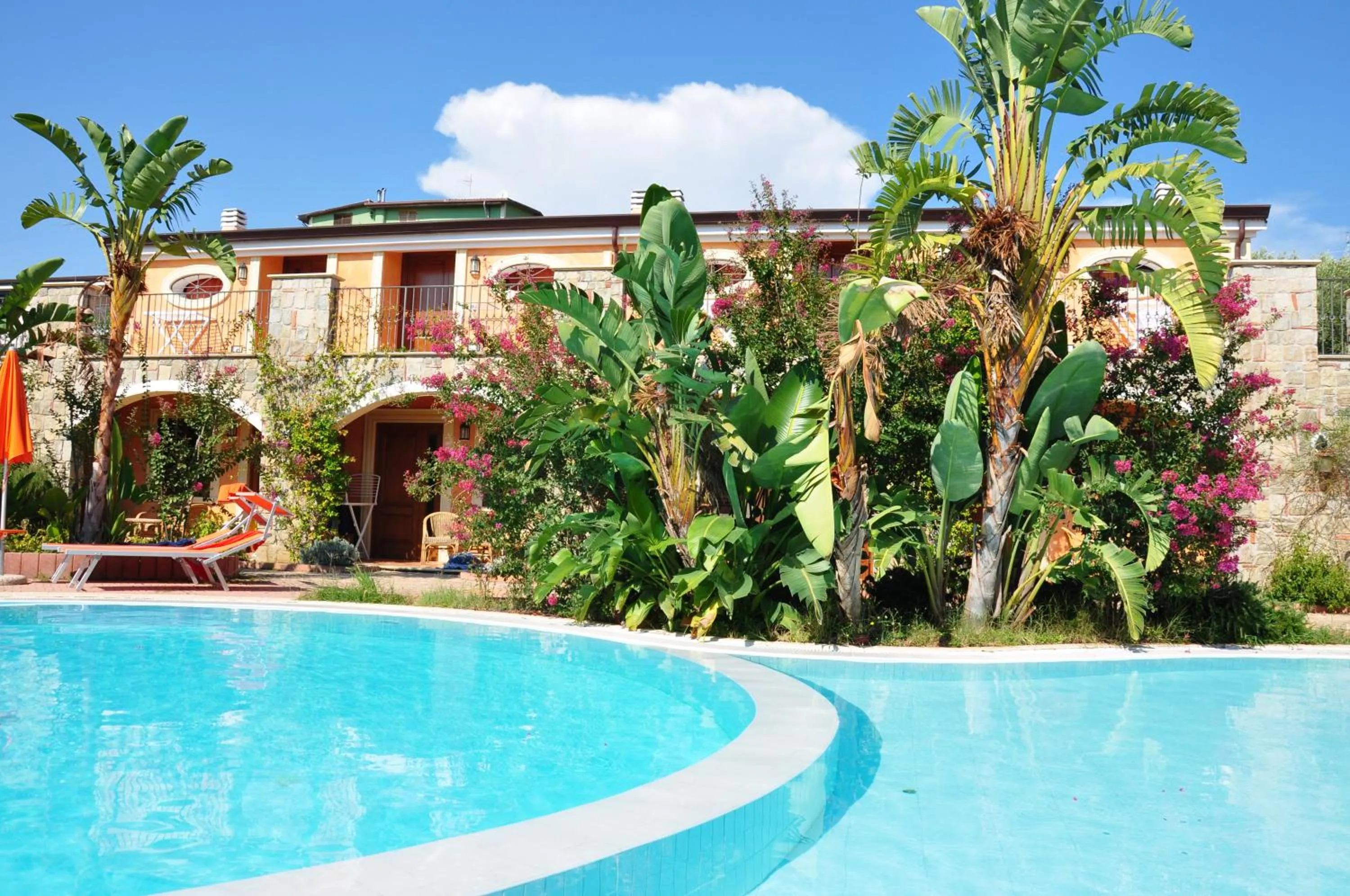 Swimming pool in Residence Baia Infreschi