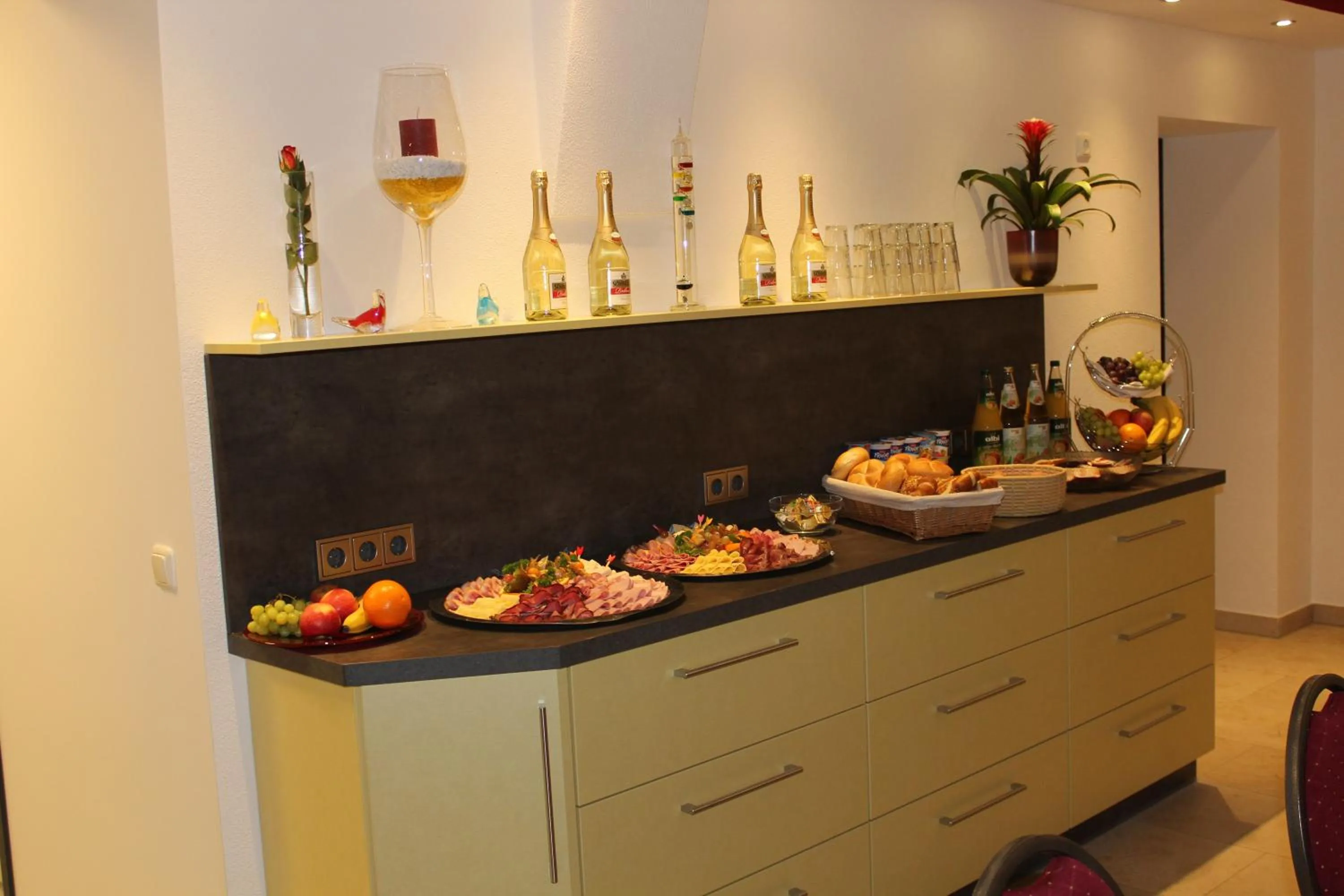 Food and drinks in Helmers Gästehaus