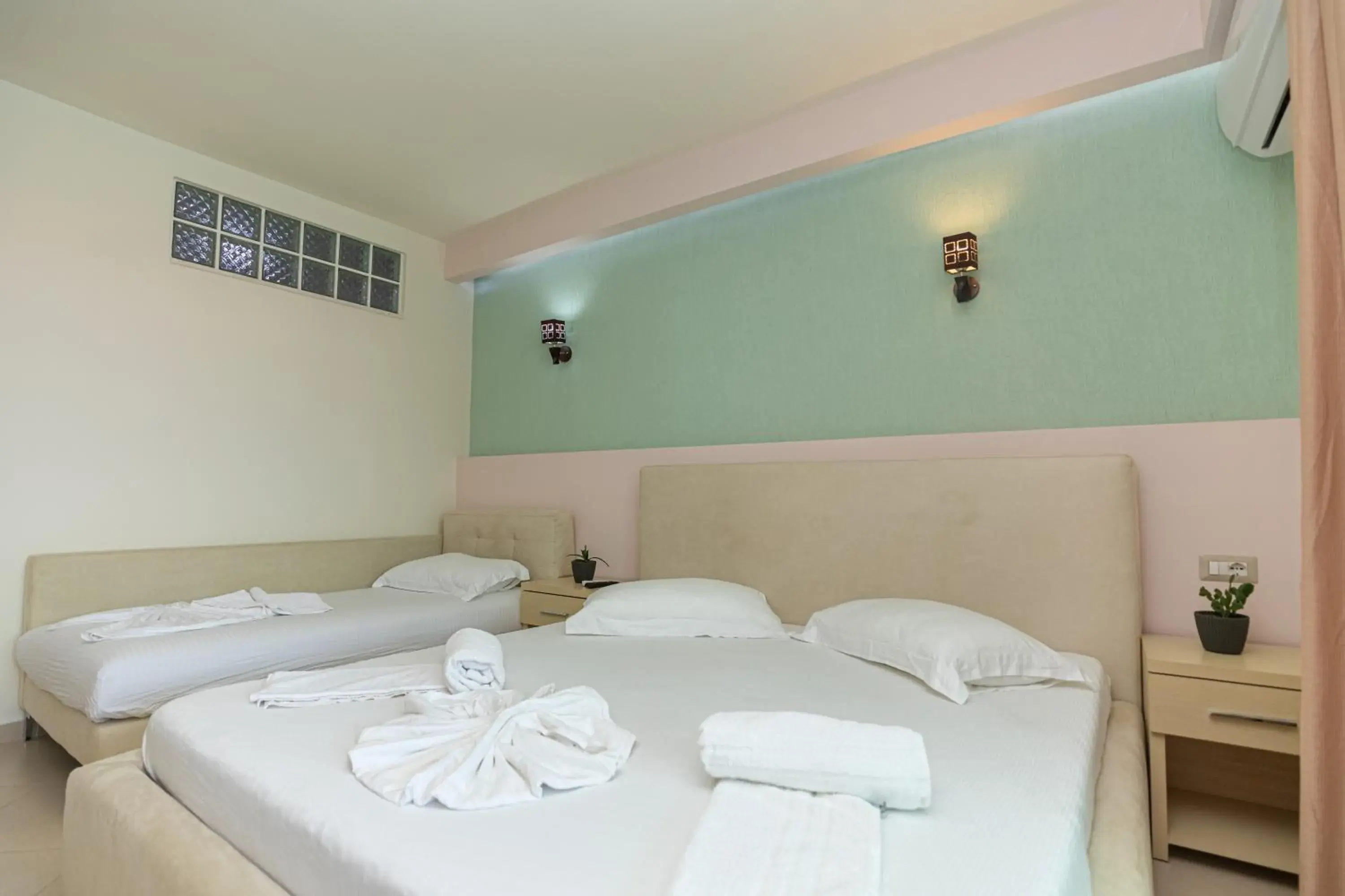 Triple Room with Pool View in Hotel Picasso Triple Room with Pool View in Hotel Picasso