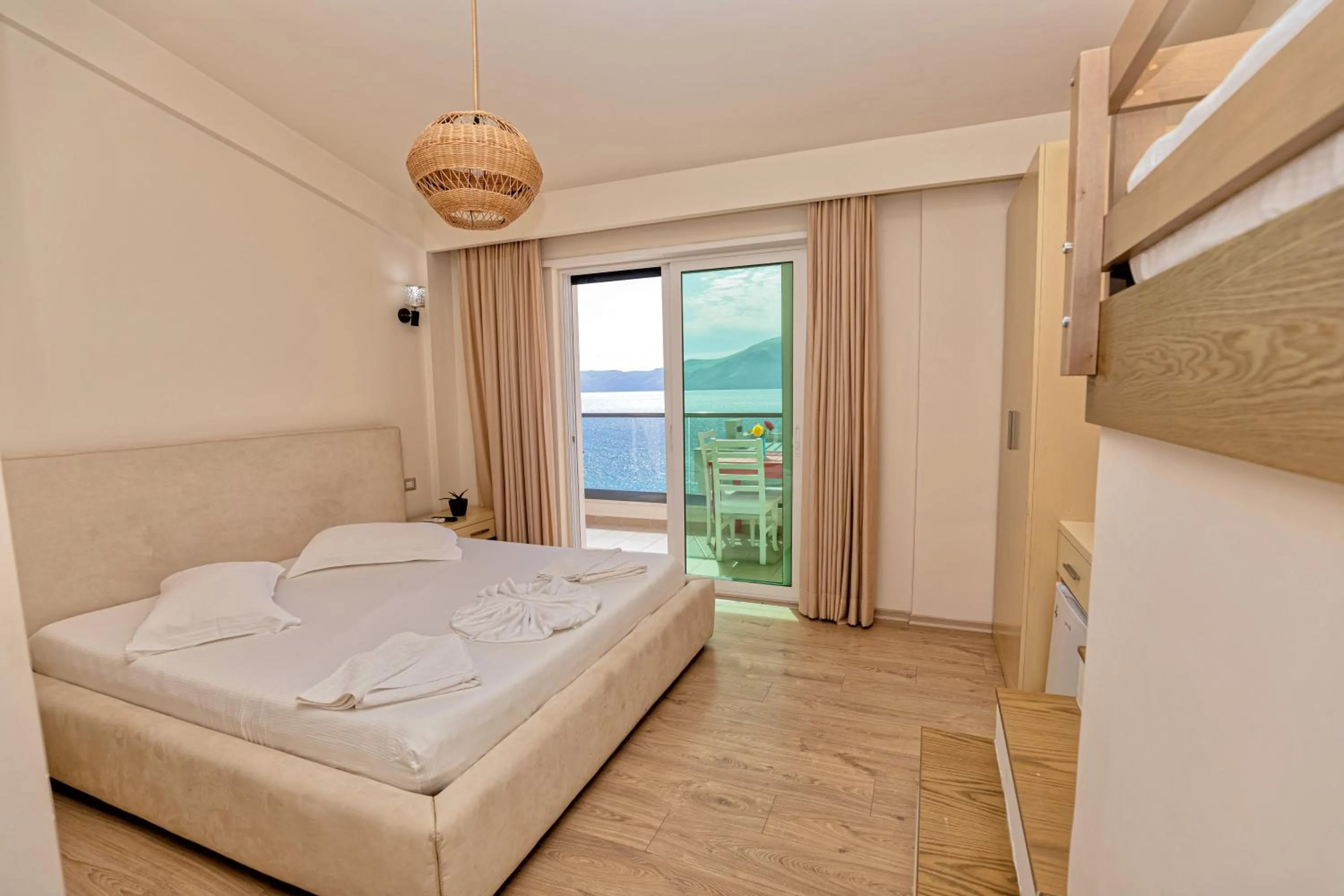 Photo of the whole room, Bed in Hotel Picasso