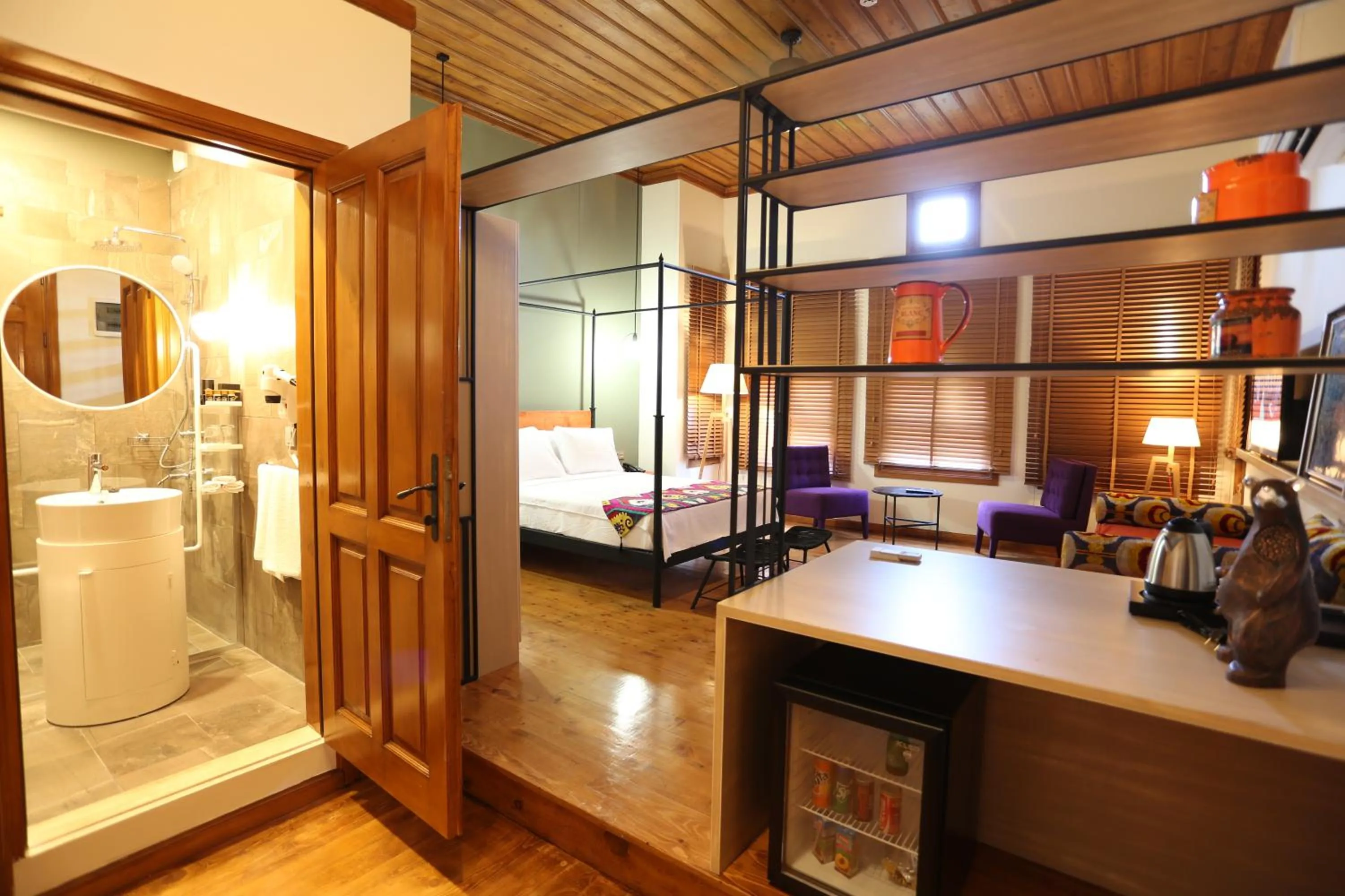 Photo of the whole room in Char Me Hotel