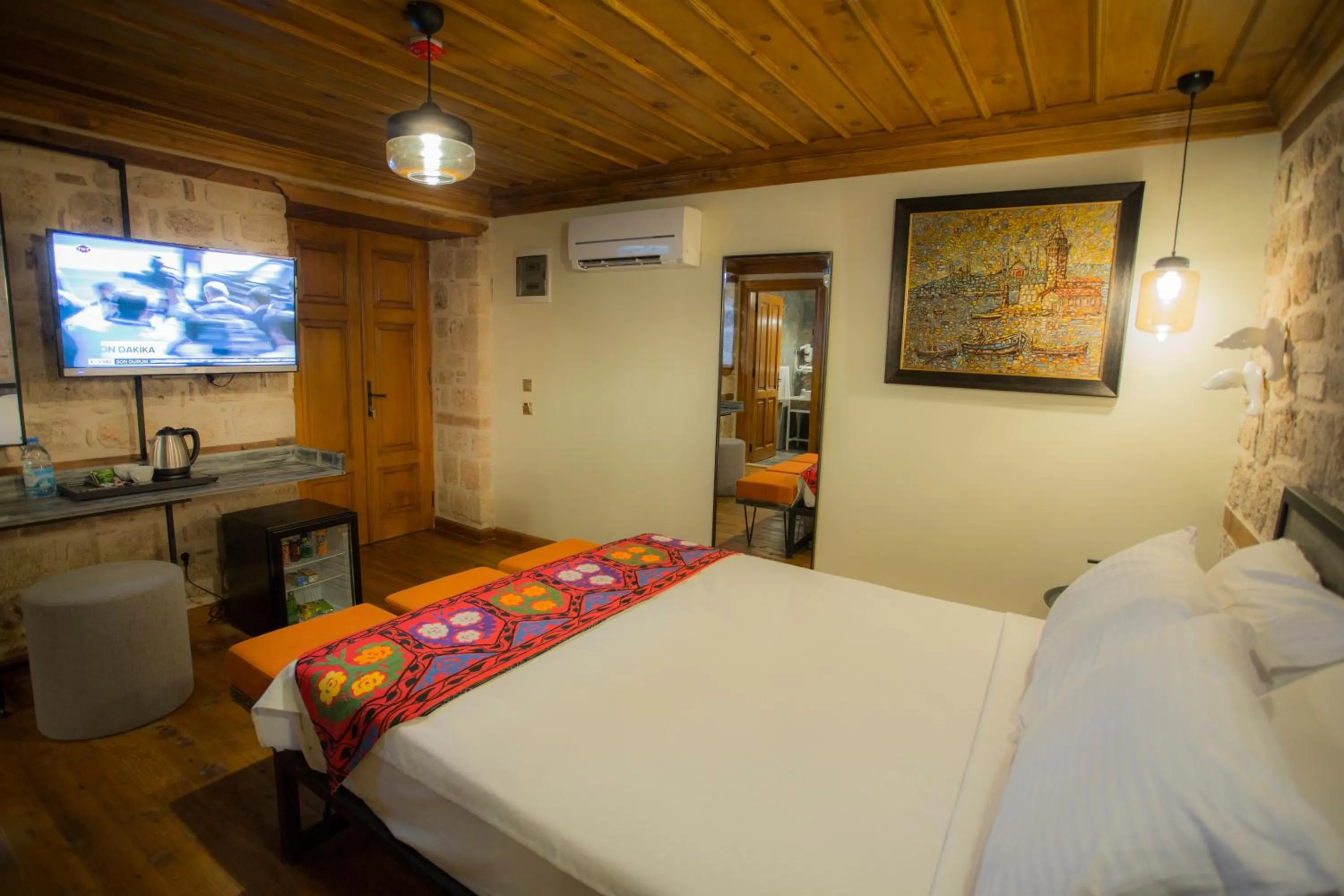 Photo of the whole room in Char Me Hotel