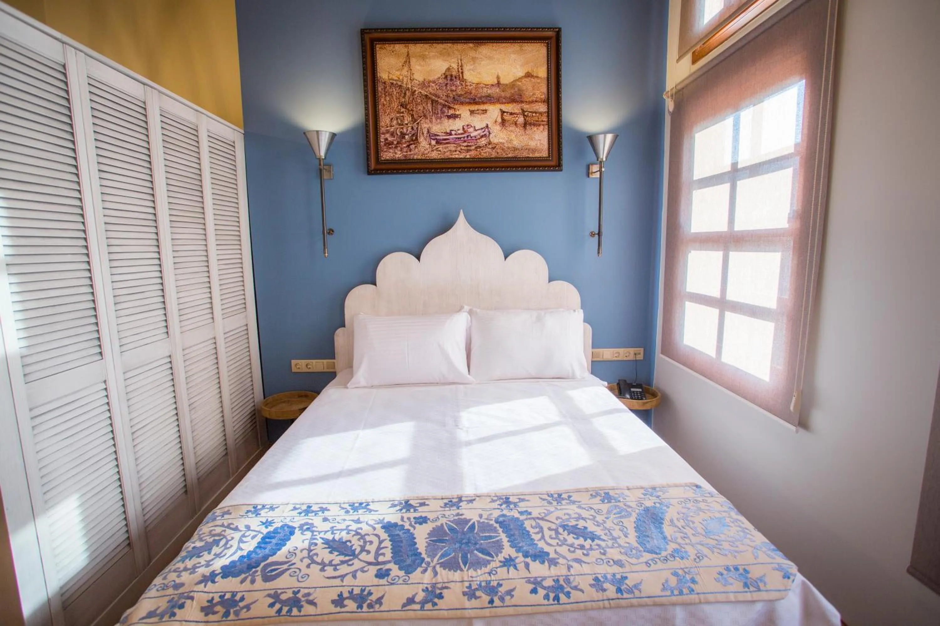 Bed in Char Me Hotel