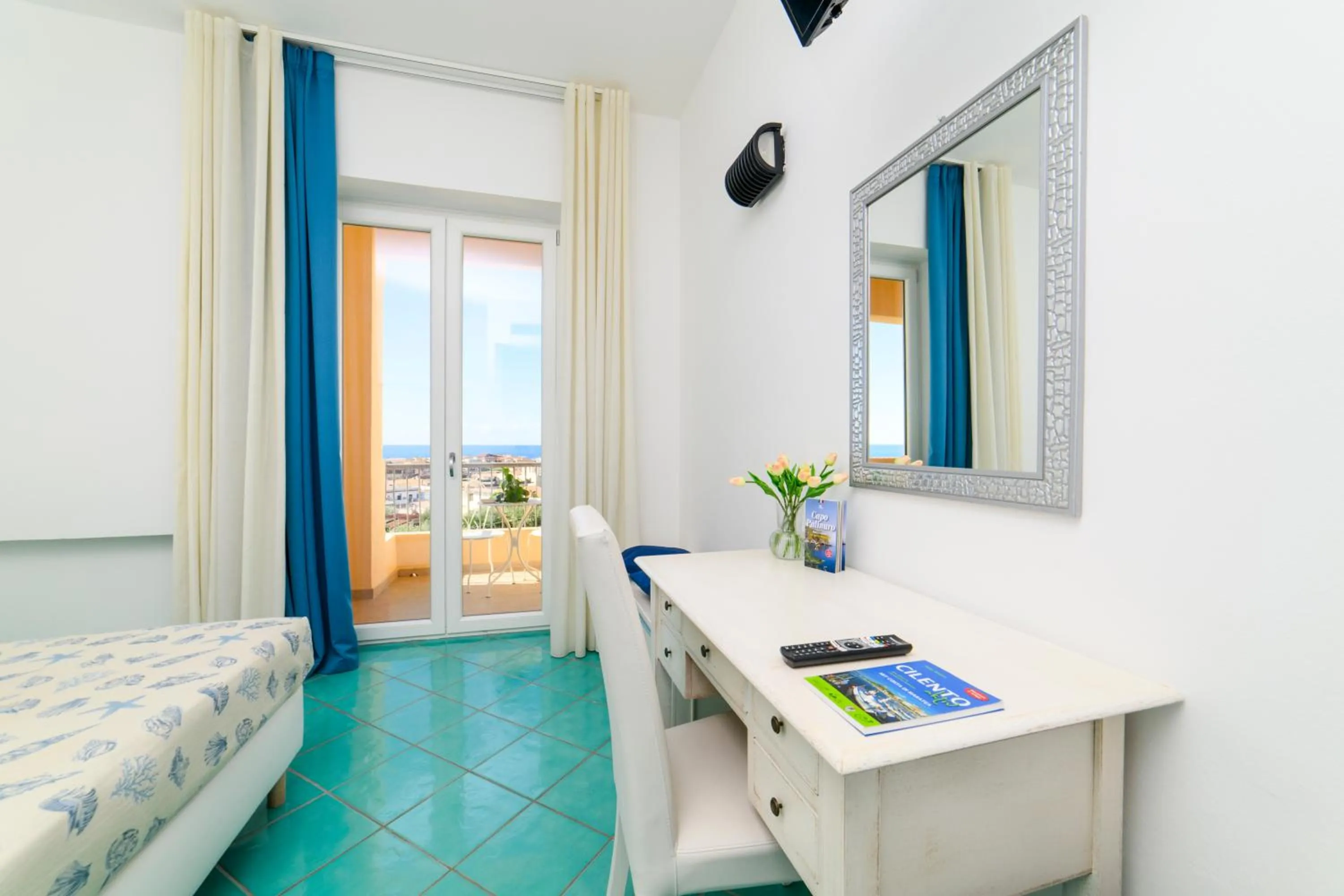 Bedroom, Bed in Hotel America