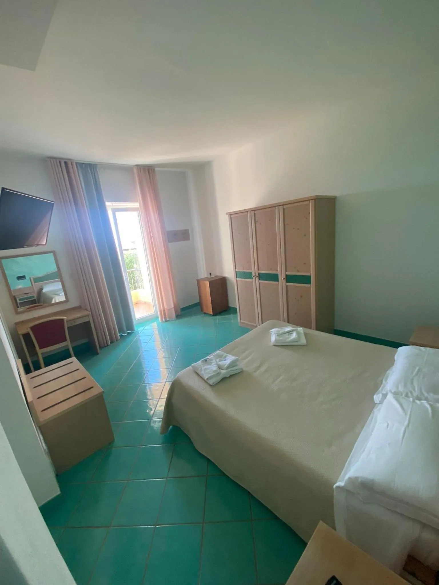 Bed in Hotel America